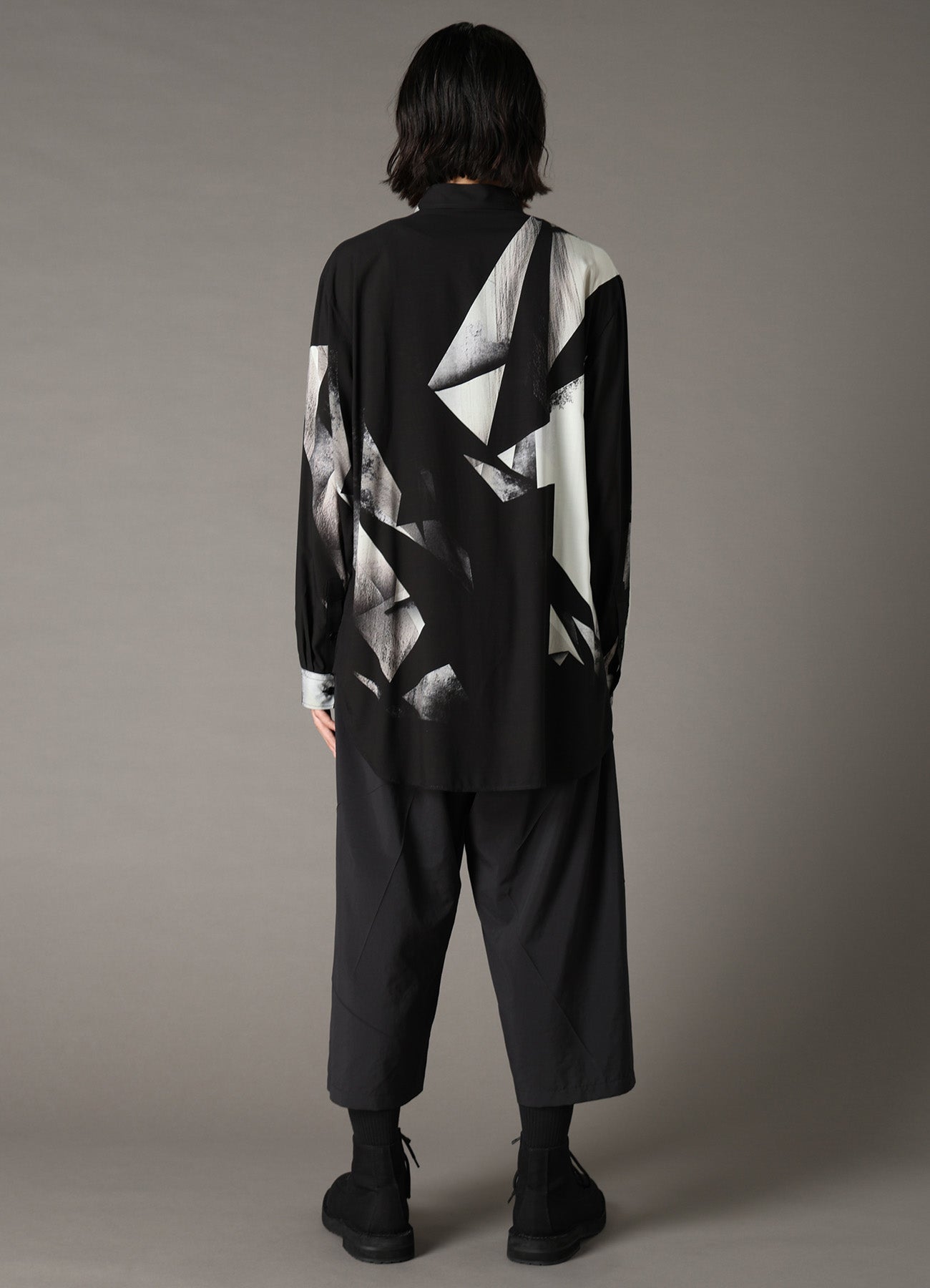 GEOMETRIC PATTERN OVERSIZED SHIRT
