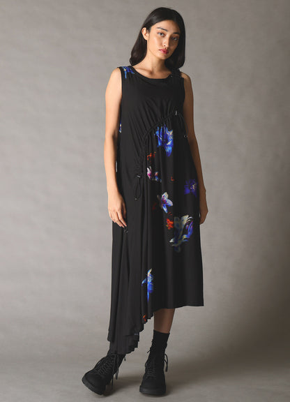 【1/16 10:00(JST) Release】LILY PATTERN ASYMMETRY DRAWCORD DRESS