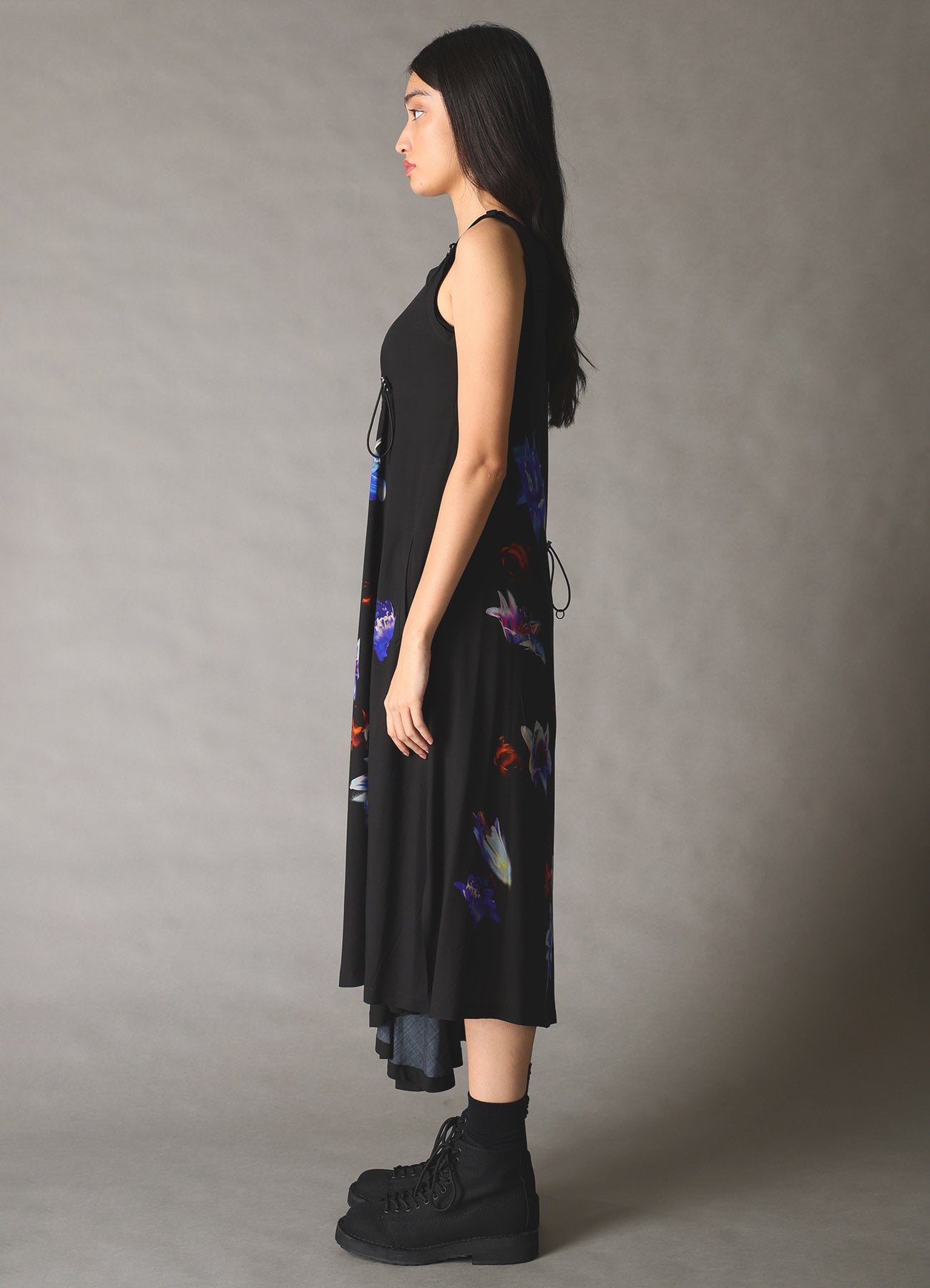 【1/16 10:00(JST) Release】LILY PATTERN ASYMMETRY DRAWCORD DRESS