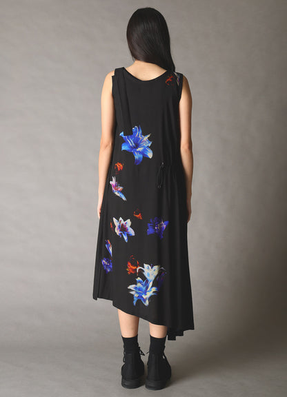 【1/16 10:00(JST) Release】LILY PATTERN ASYMMETRY DRAWCORD DRESS