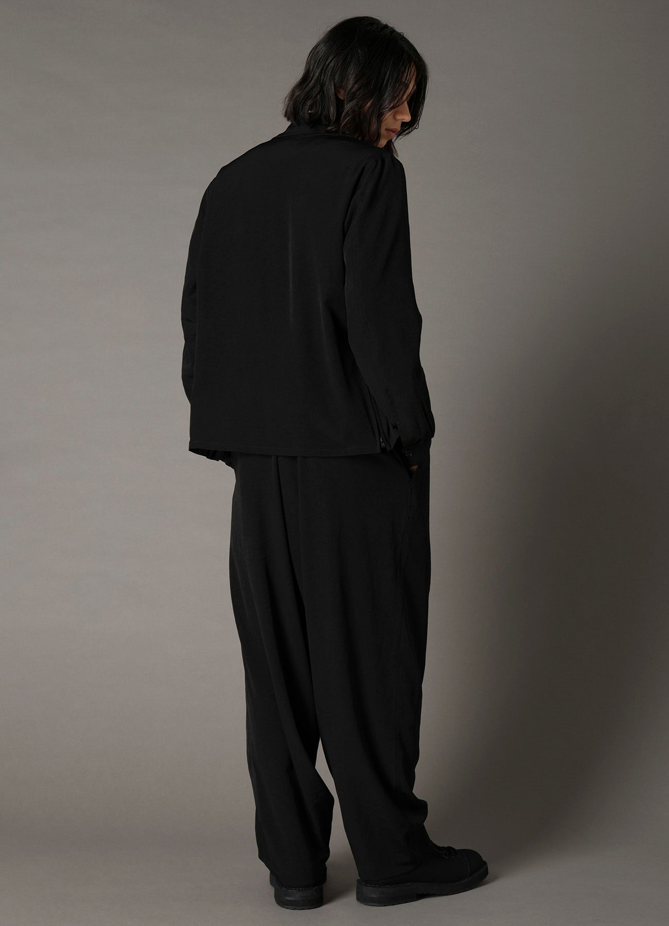 CREPE de CHINE ZIPPER SLIM FIT JACKET