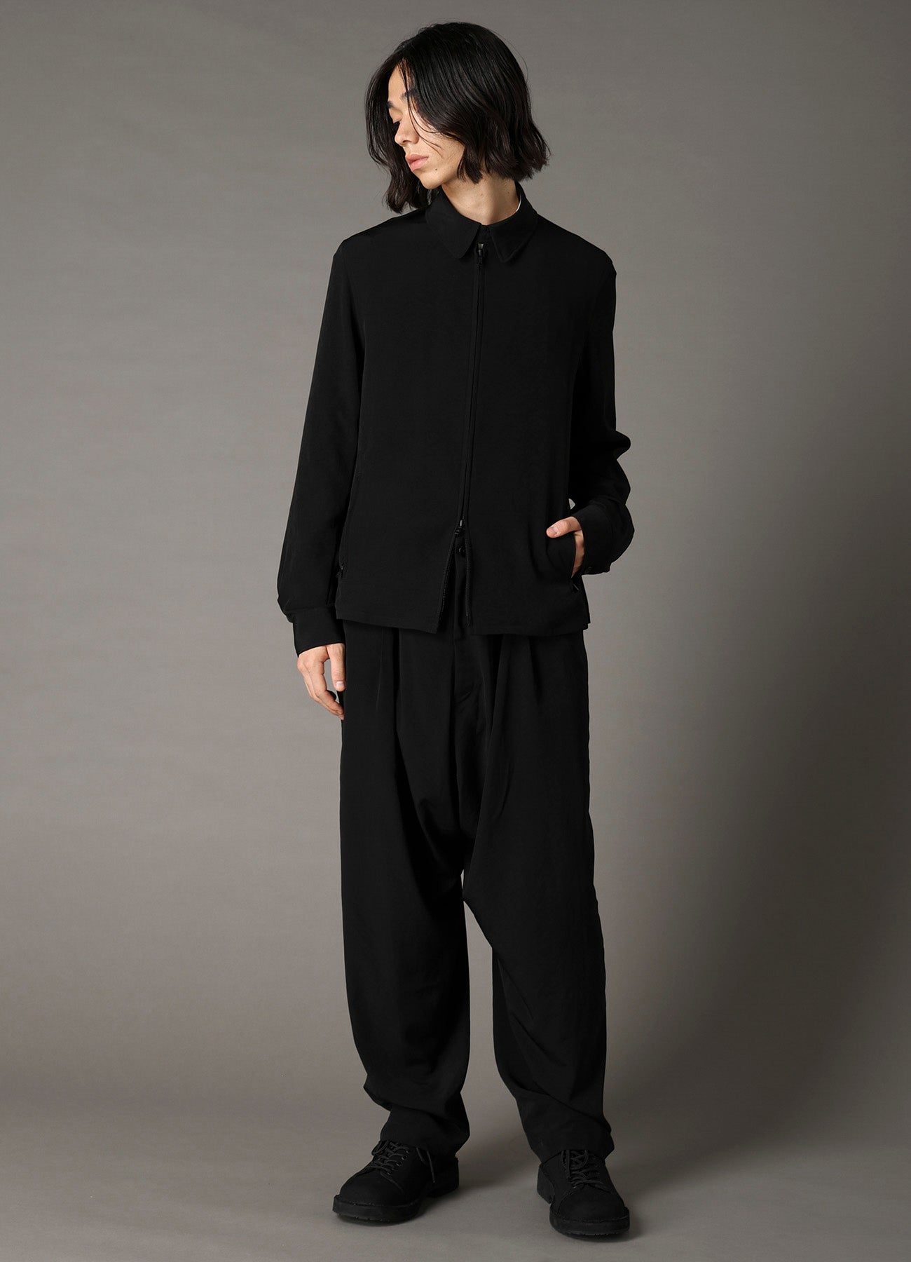 CREPE de CHINE ZIPPER SLIM FIT JACKET