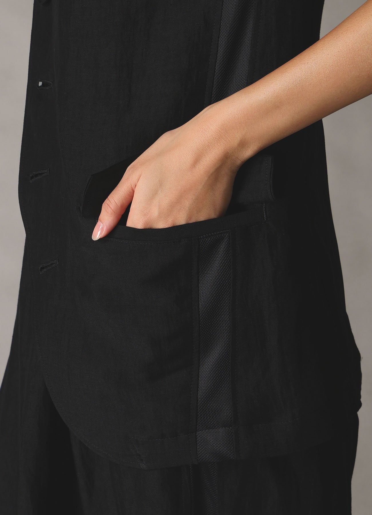 CUPRO/LINEN GABARDINE WOMEN’S SHORT SLEEVE JACKET