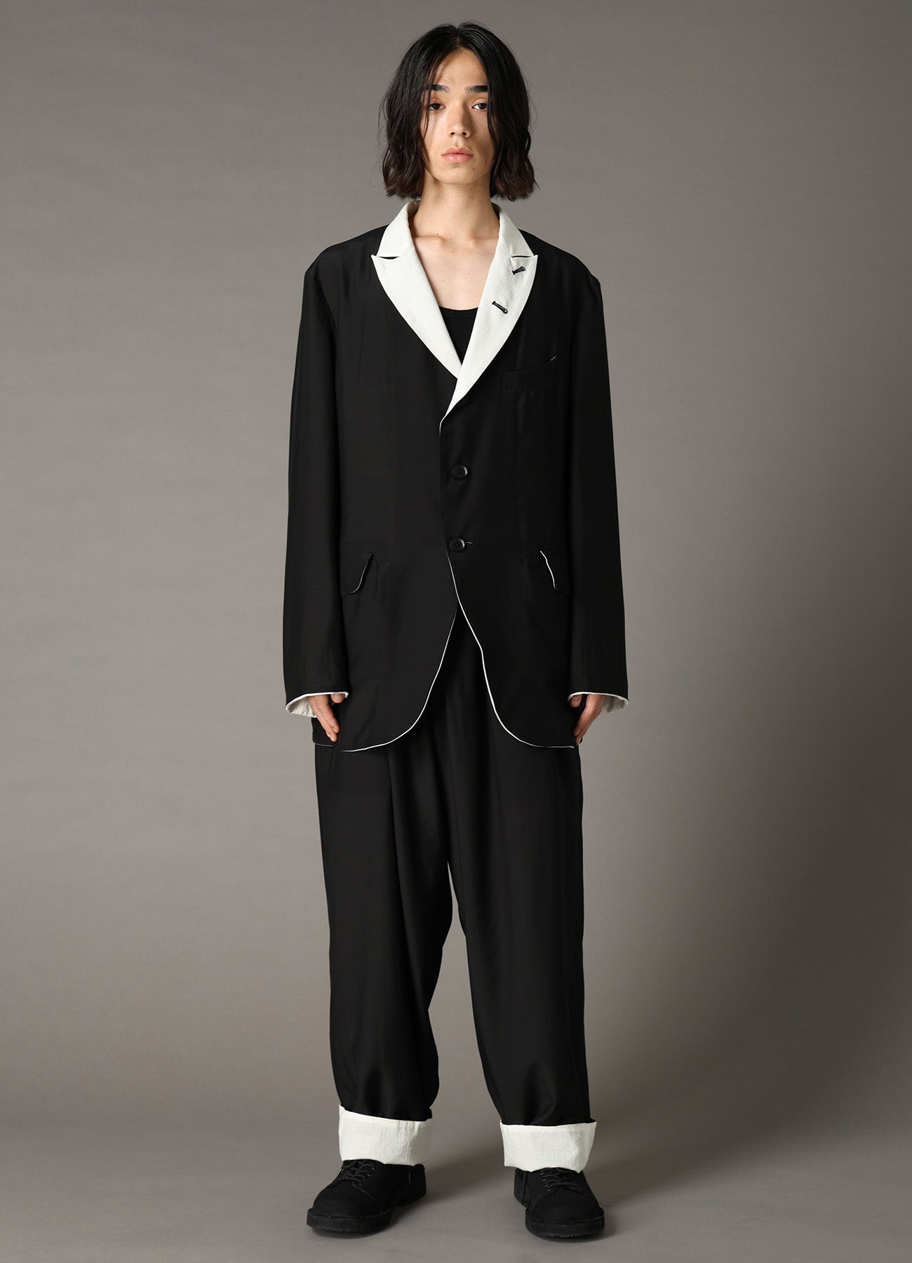ヨウジヤマモトFOLD OVER PEAK LAPEL JACKET ヨウジヤマモトFOLD OVER PEAK LAPEL JACKET REVERSIBLE PEAKED LAPEL
