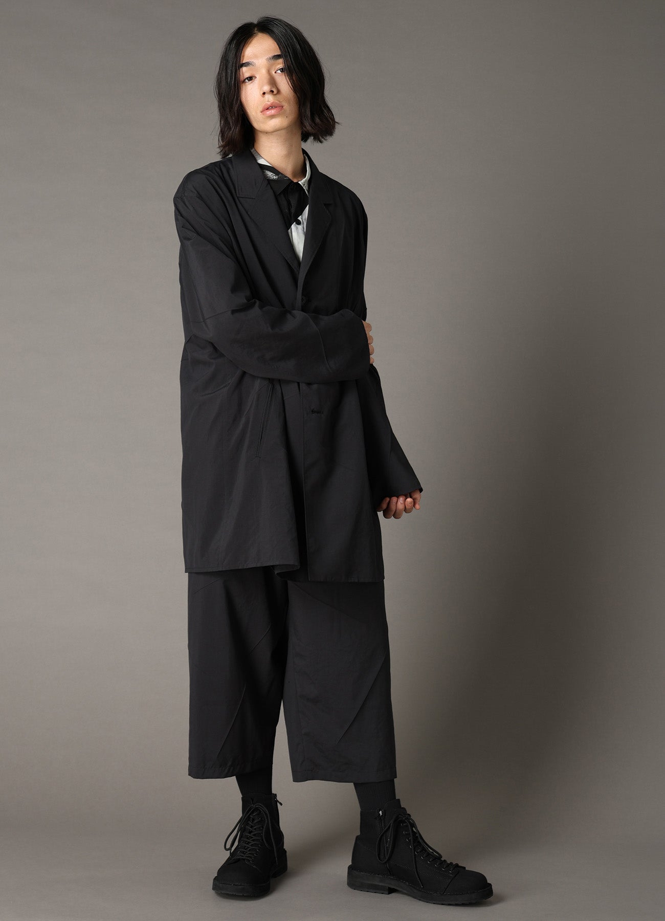 PE TAFFETA PLEATED DESIGN JACKET