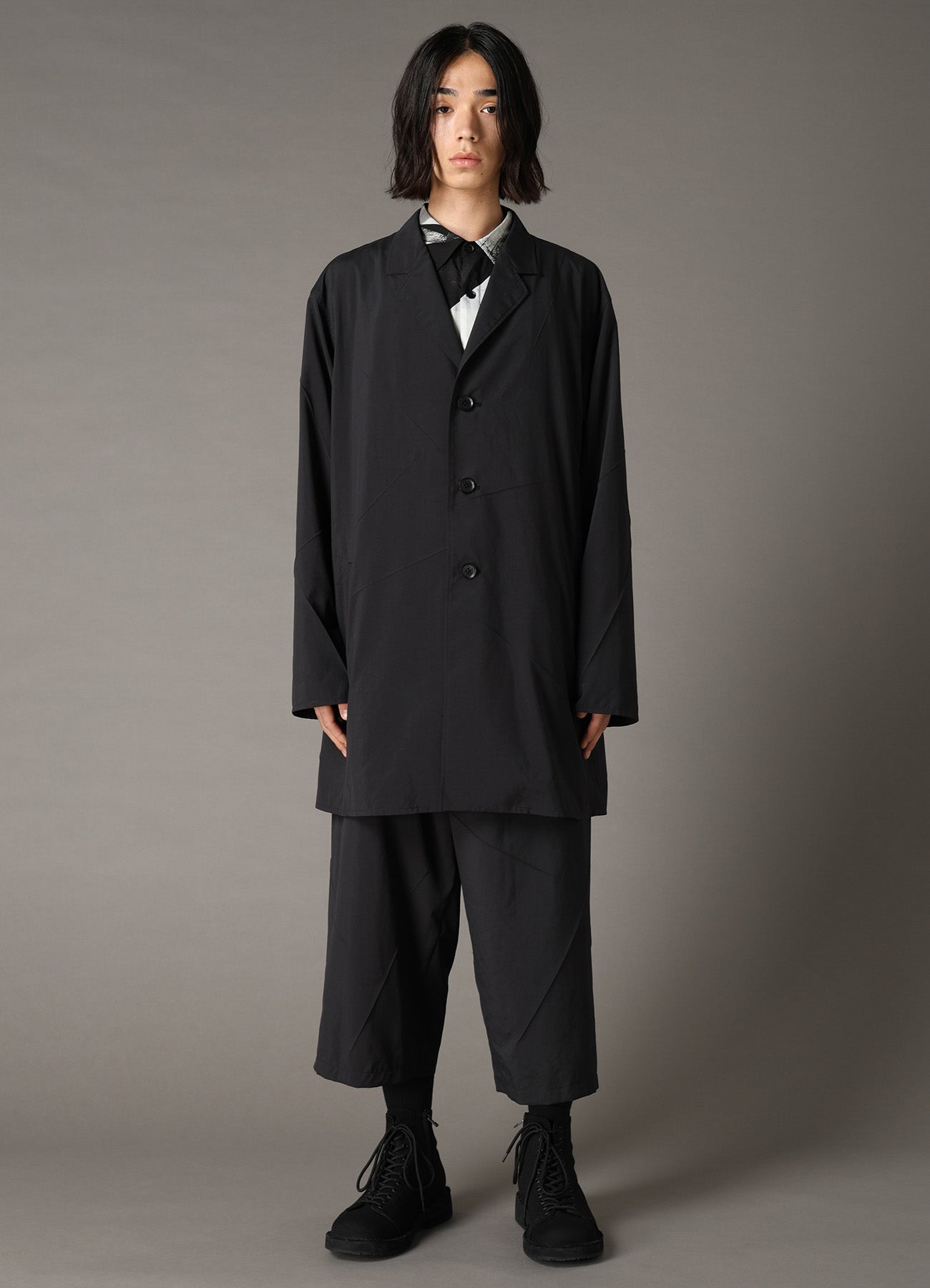 PE TAFFETA PLEATED DESIGN JACKET