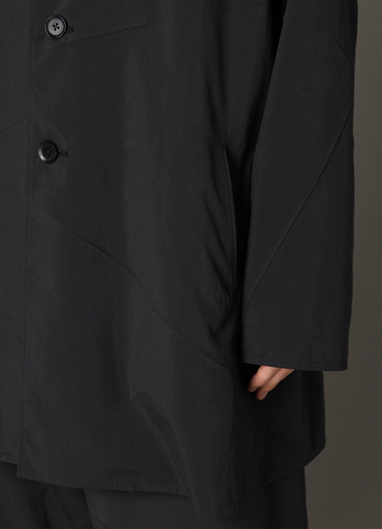PE TAFFETA PLEATED DESIGN JACKET