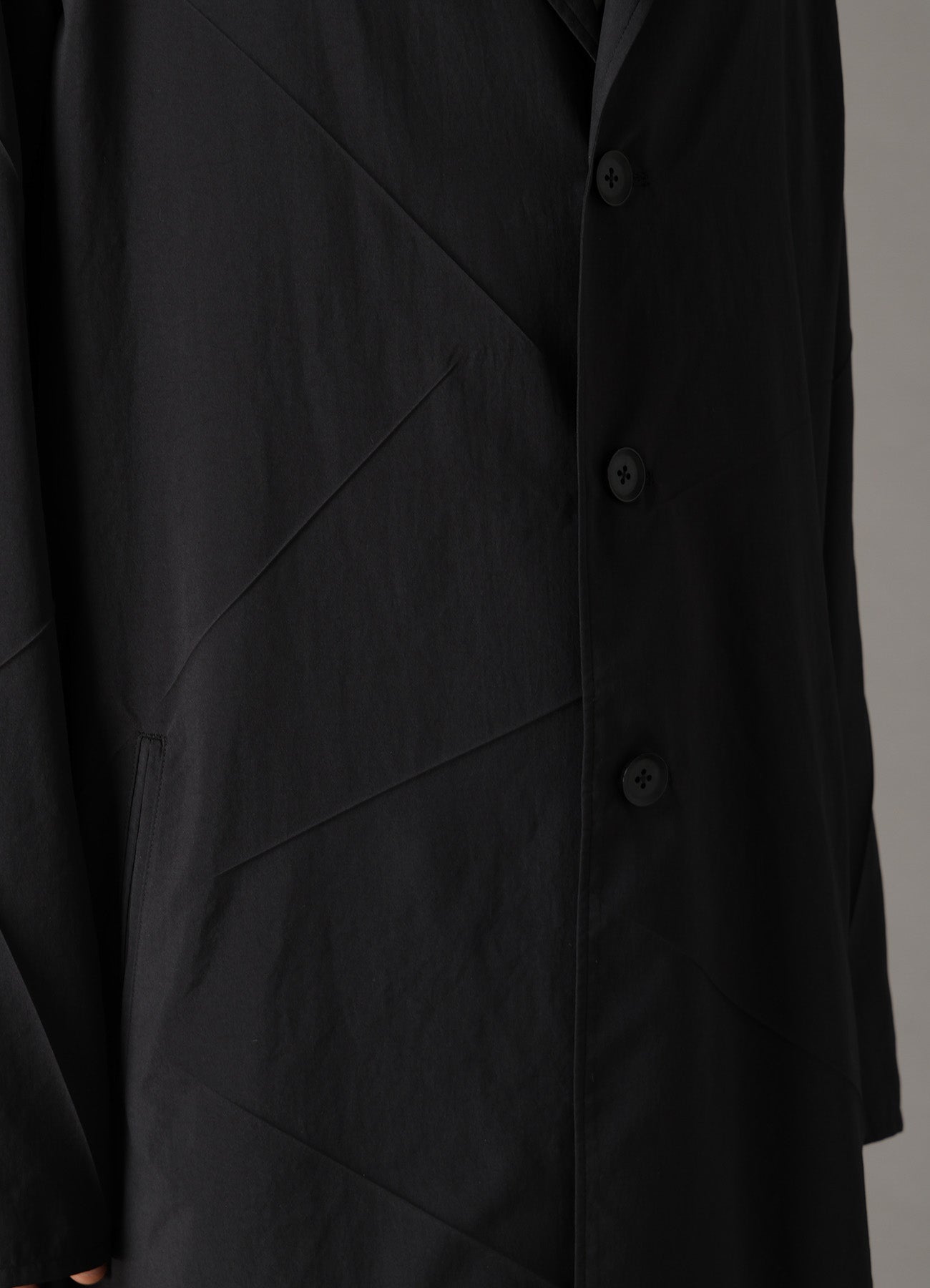 PE TAFFETA PLEATED DESIGN JACKET