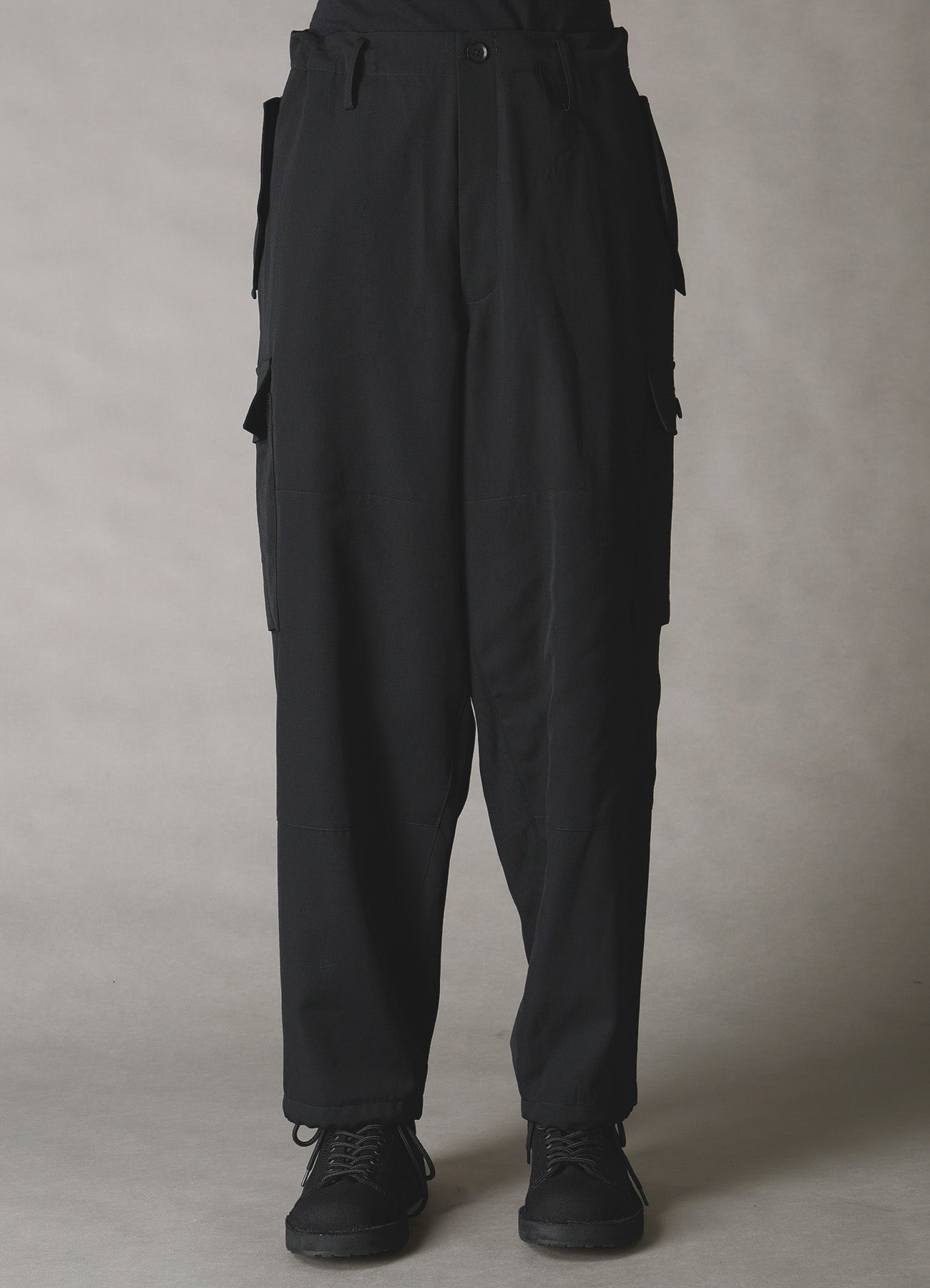 WOOL GABARDINE TAPERED CARGO PANTS