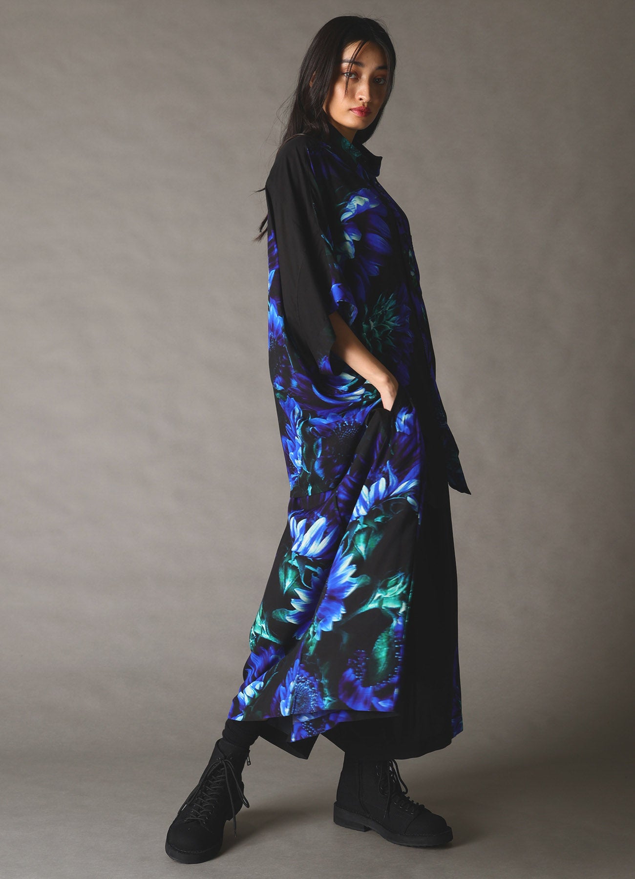 BLUE FLOWER PRINT CULOTTE PANTS