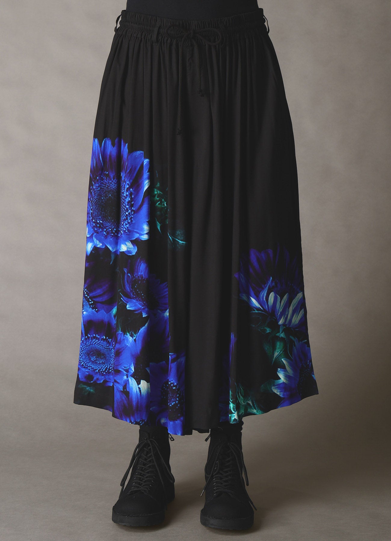 BLUE FLOWER PRINT CULOTTE PANTS