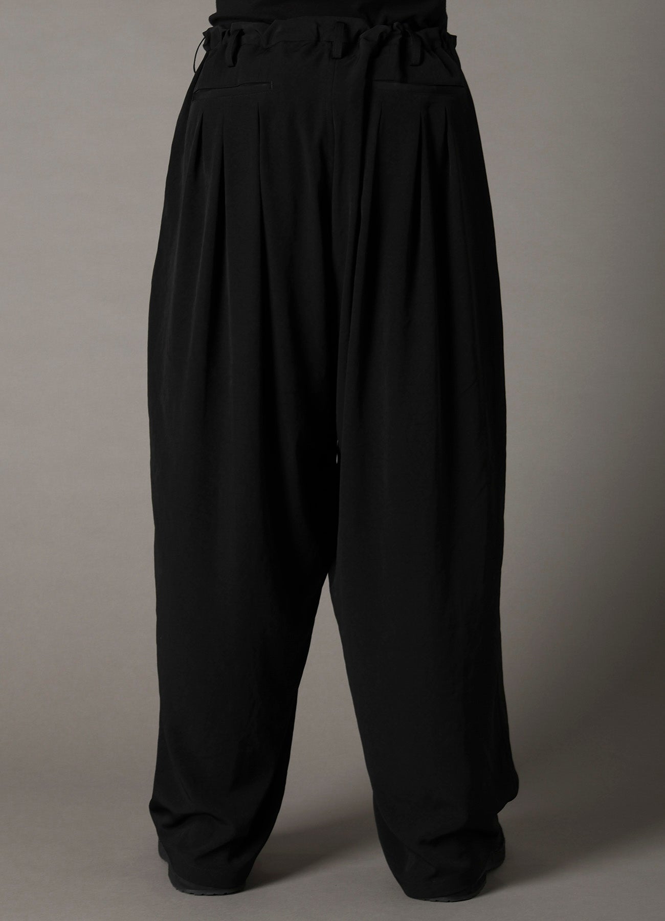 CREPE de CHINE 12-TUCK PANTS – THE SHOP YOHJI YAMAMOTO