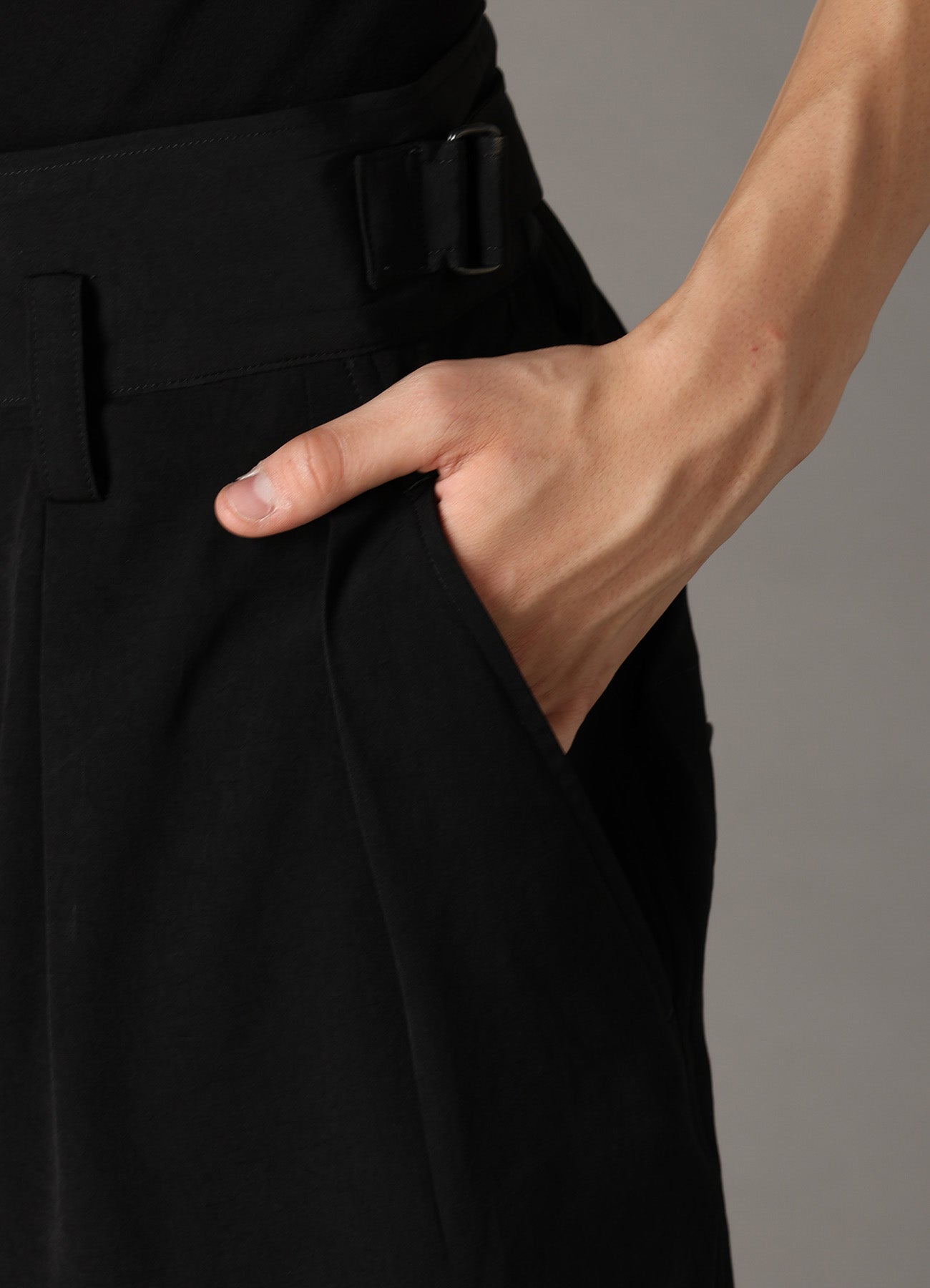 CREPE de CHINE PLEATED SHORTS