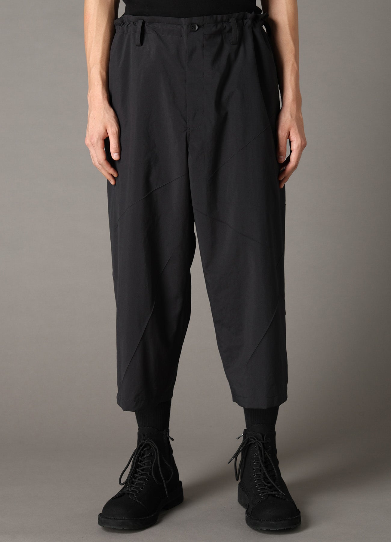 PE TAFFETA PLEATS DESIGN PANTS