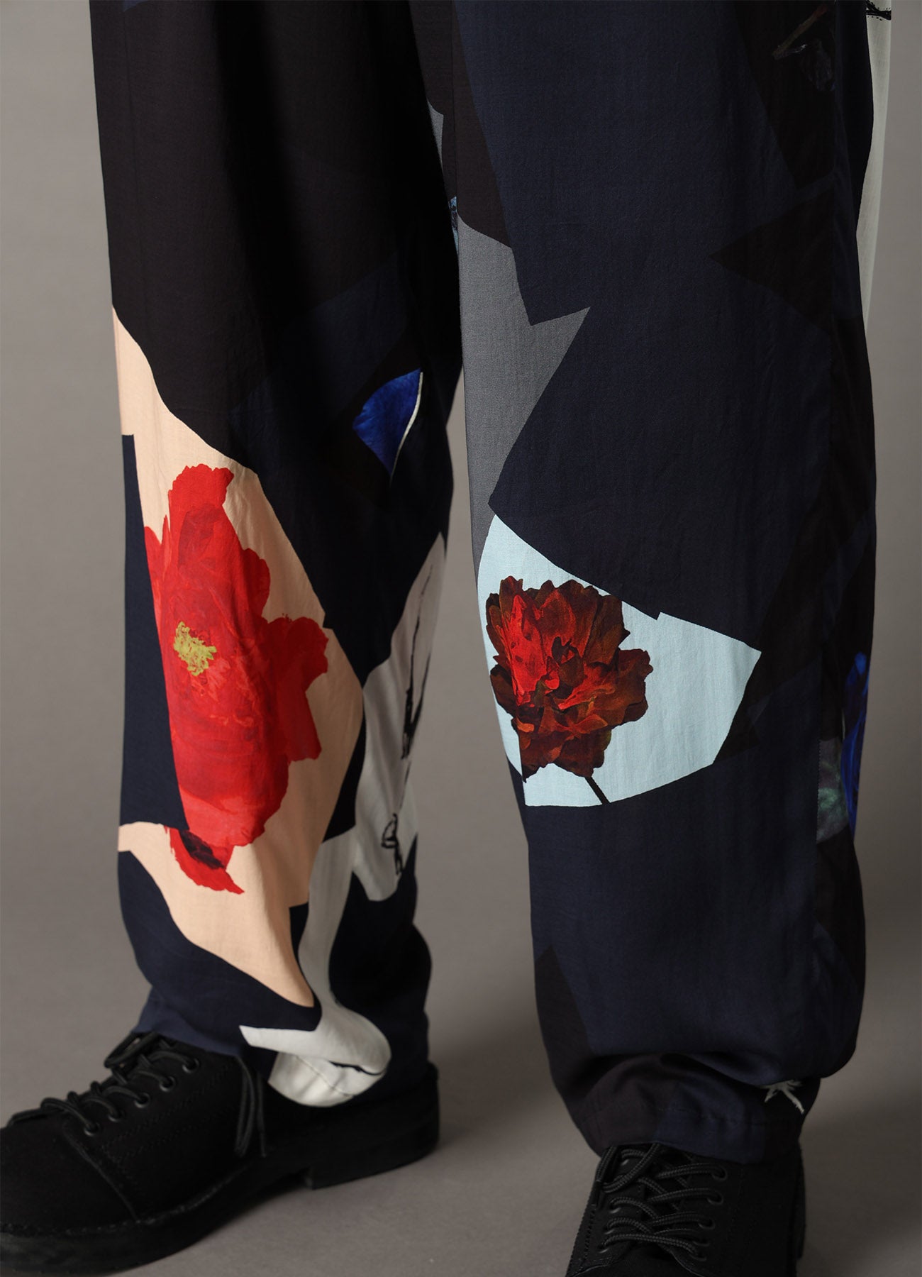 FLORAL PATCHWORK PRINT DRAWSTRING WAIST PANTS – THE SHOP YOHJI