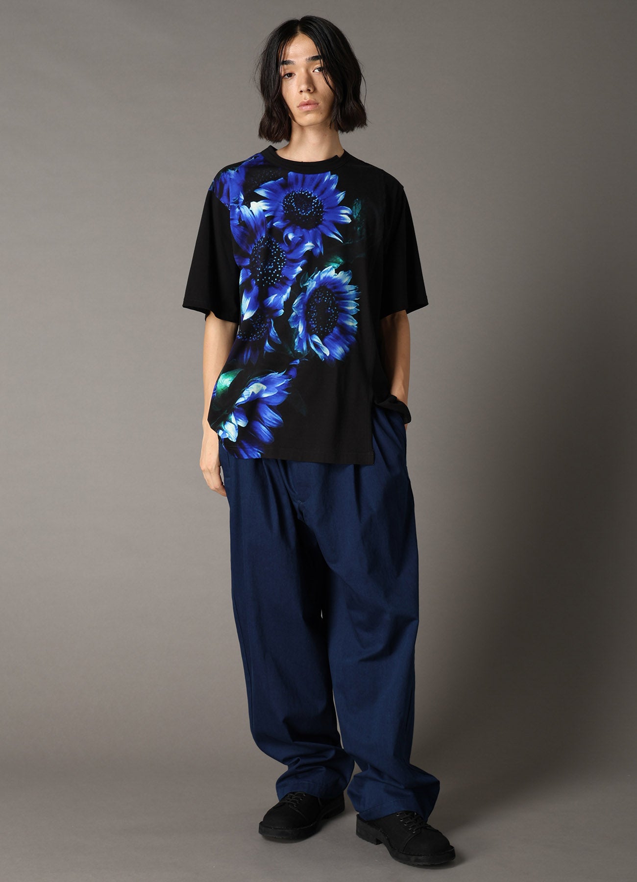 BLUE FLOWER PRINT SHORT SLEEVE T-SHIRT – THE SHOP YOHJI YAMAMOTO