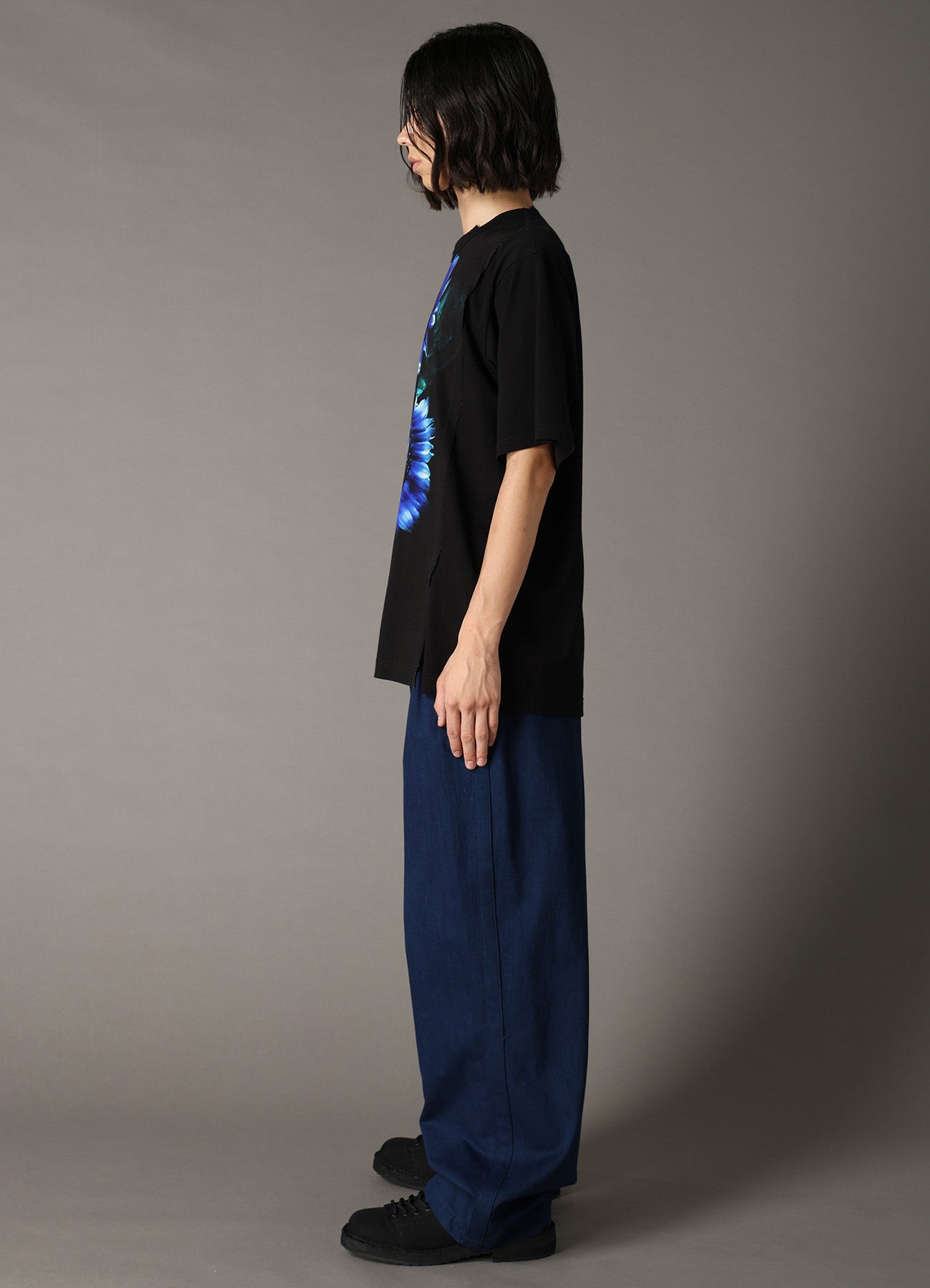 BLUE FLOWER PRINT SHORT SLEEVE T-SHIRT – THE SHOP YOHJI YAMAMOTO