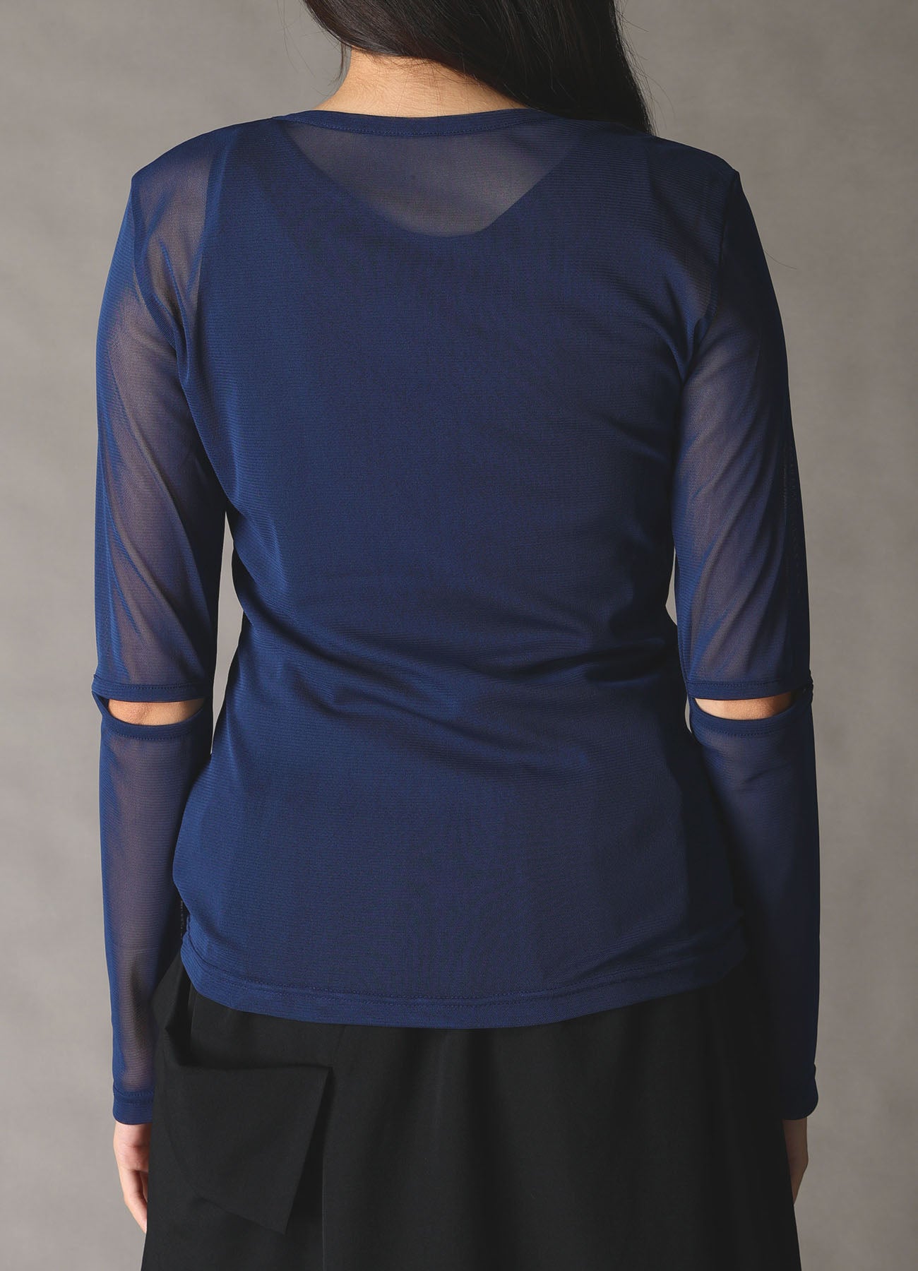 SOFT TULLE ELBOW CUT-OUT TOP
