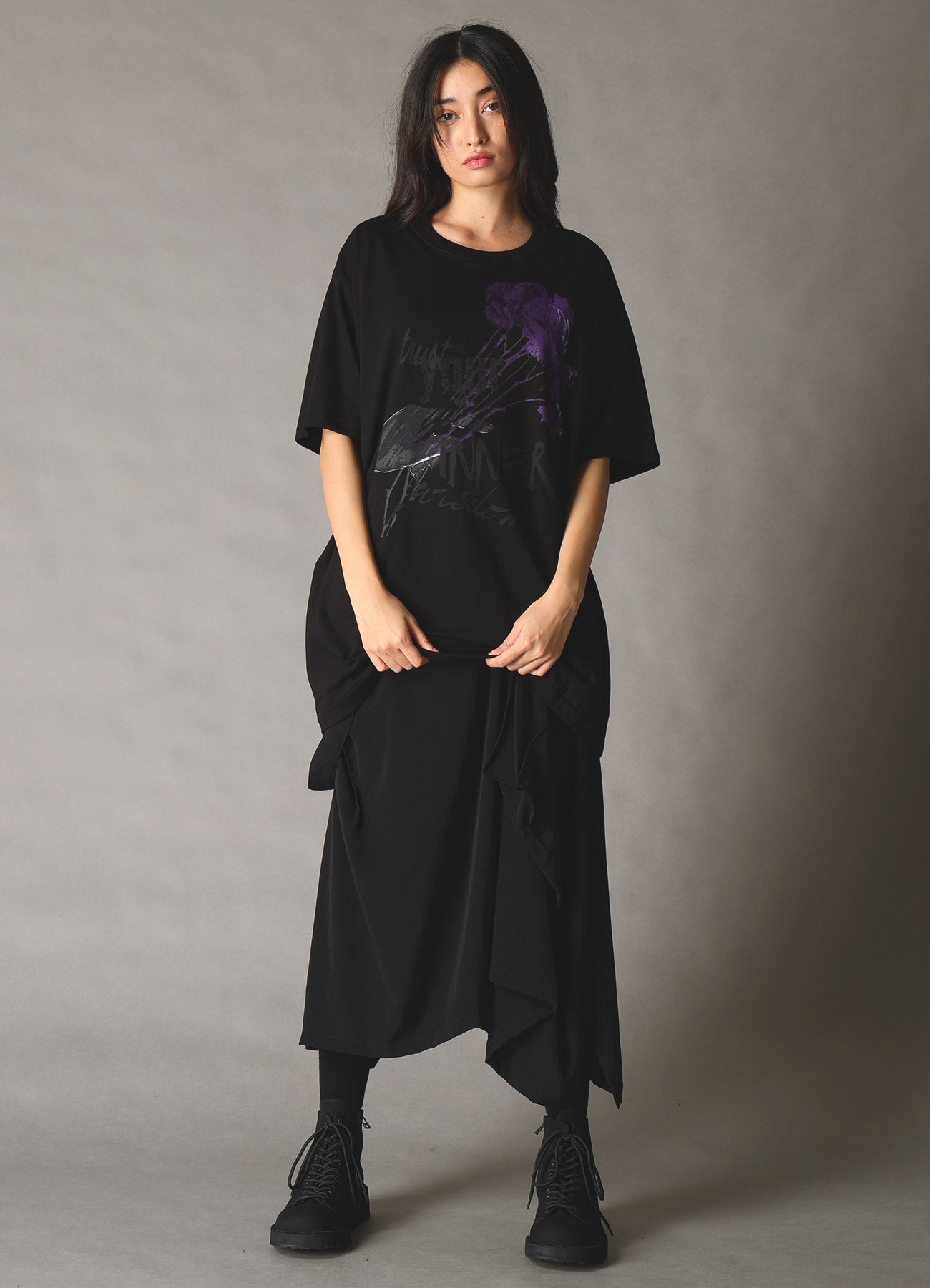 JERSEY ROSE AND HANDS T-SHIRT