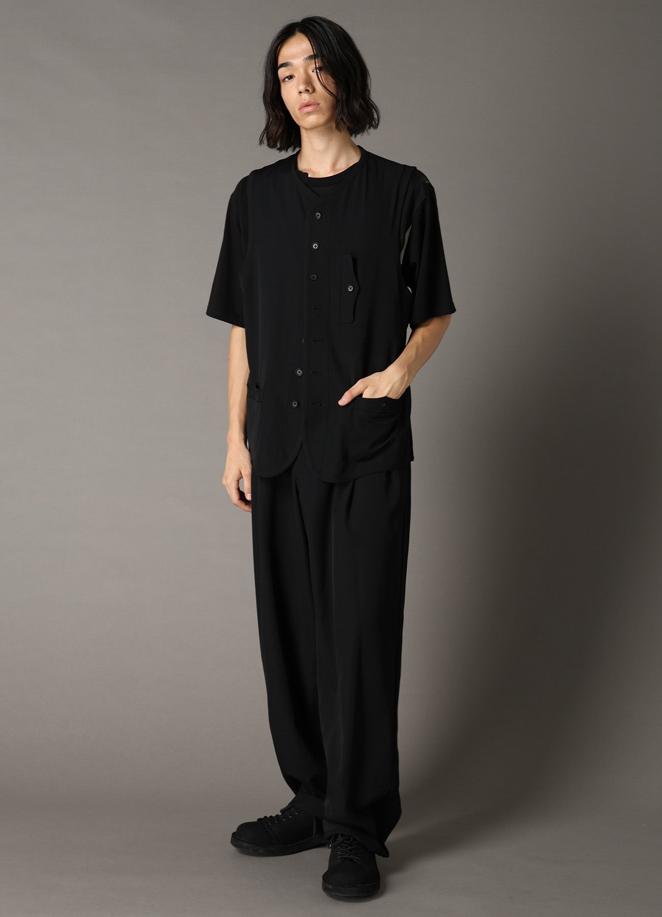 WOOL GABARDINE PIPING VEST