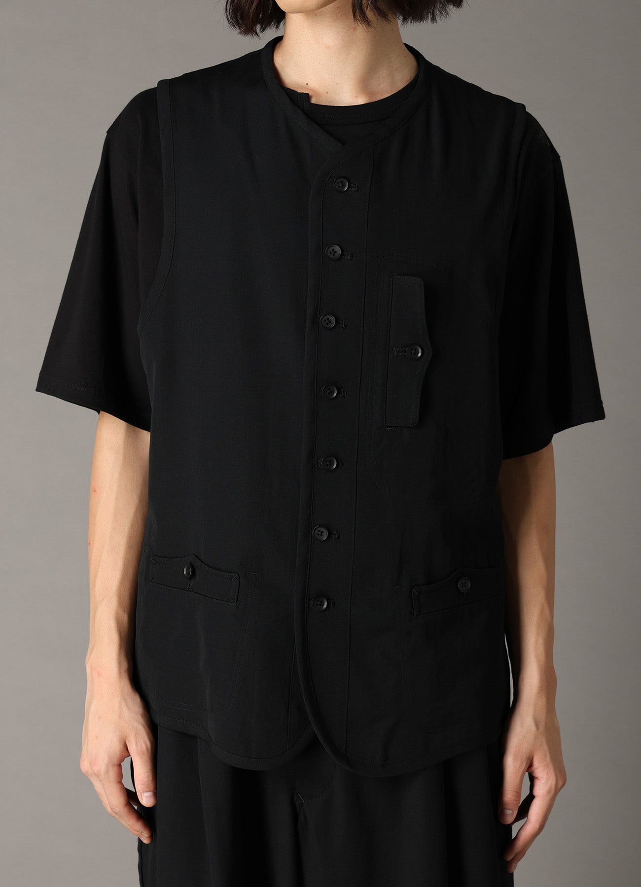 WOOL GABARDINE PIPING VEST