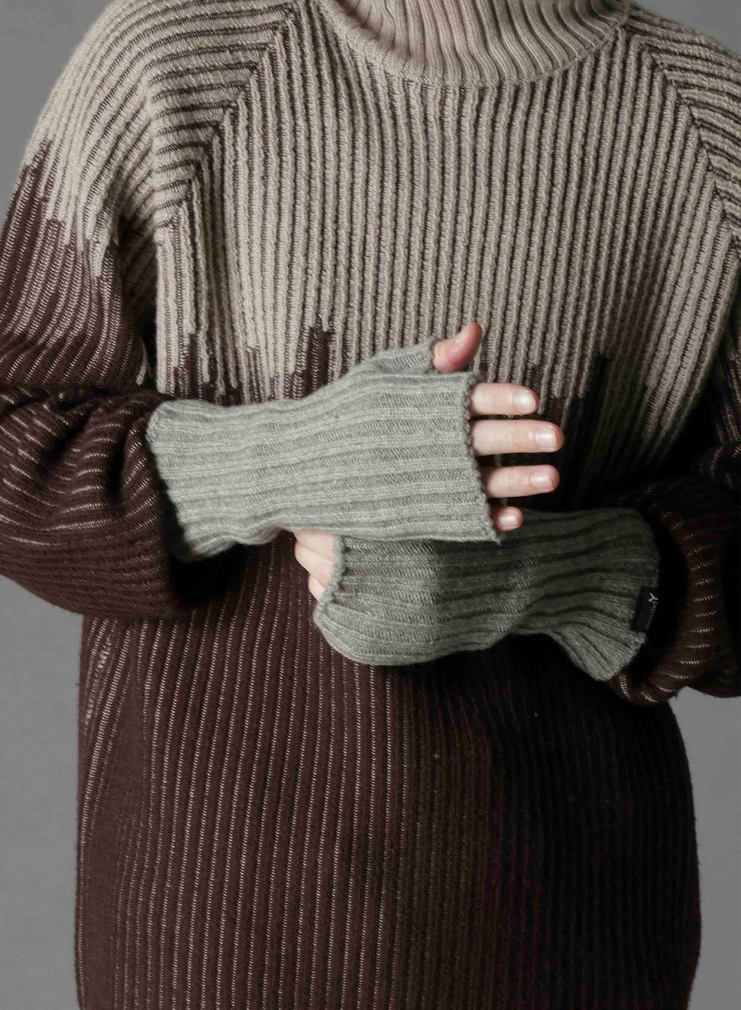 WASHABLE WOOL FINGERED ARM WARMER