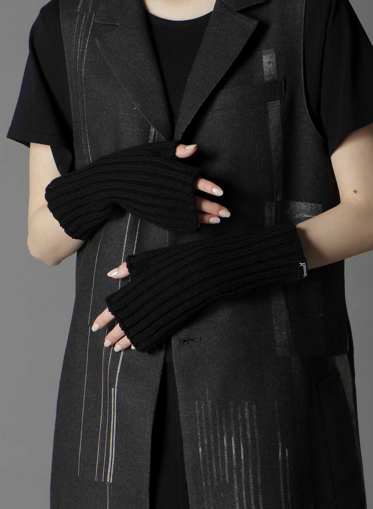 WASHABLE WOOL FINGERED ARM WARMER