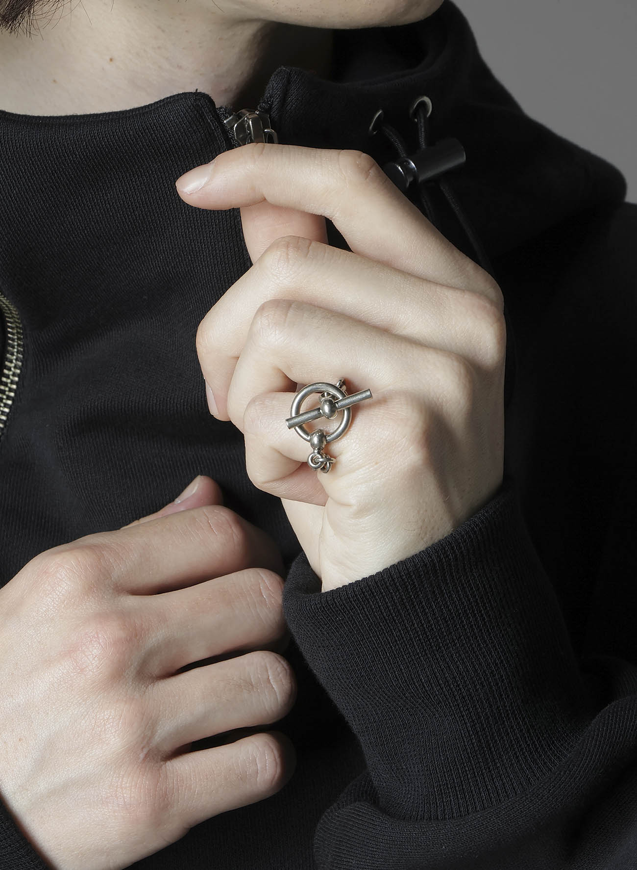 BRASS TOGGLE RING