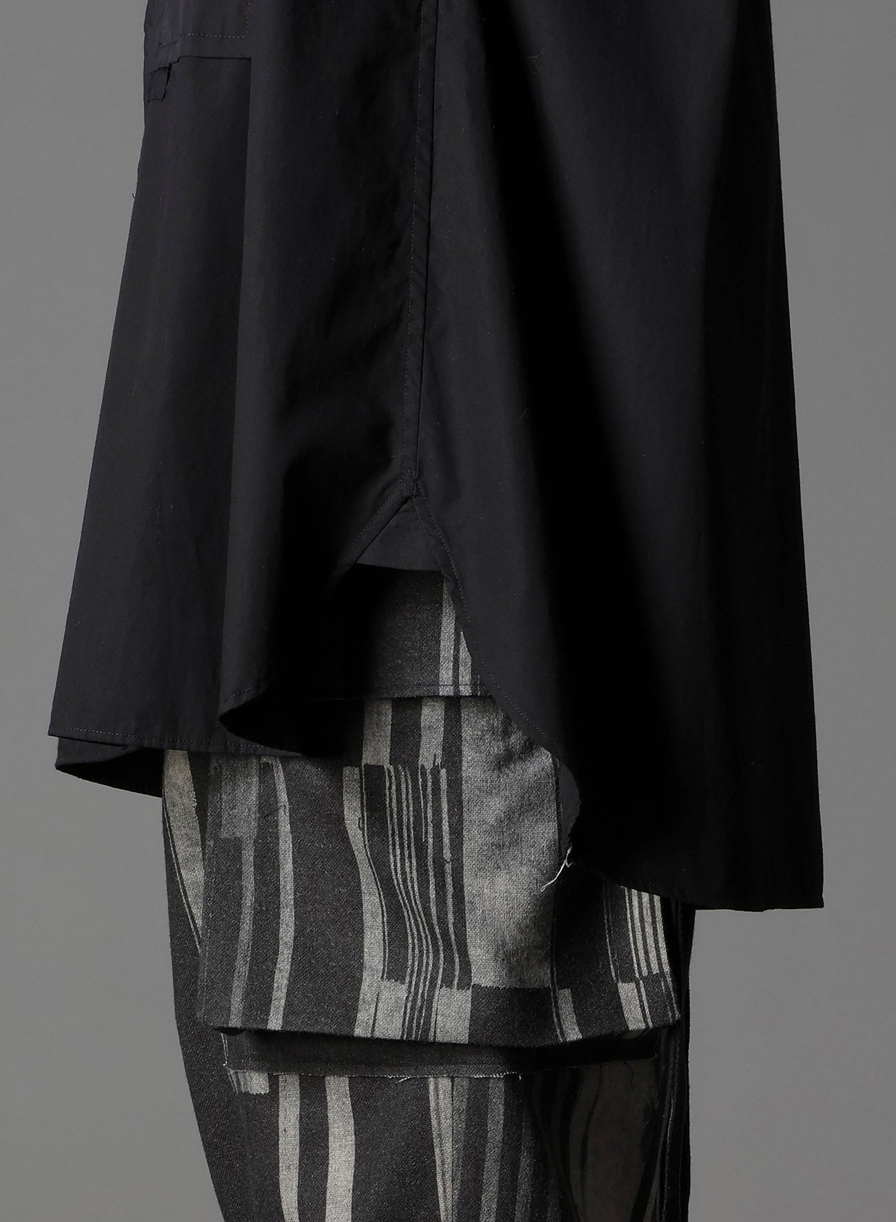 SWITCHING MATERIAL FRONT PANAL STANDARD BLACK SHIRT