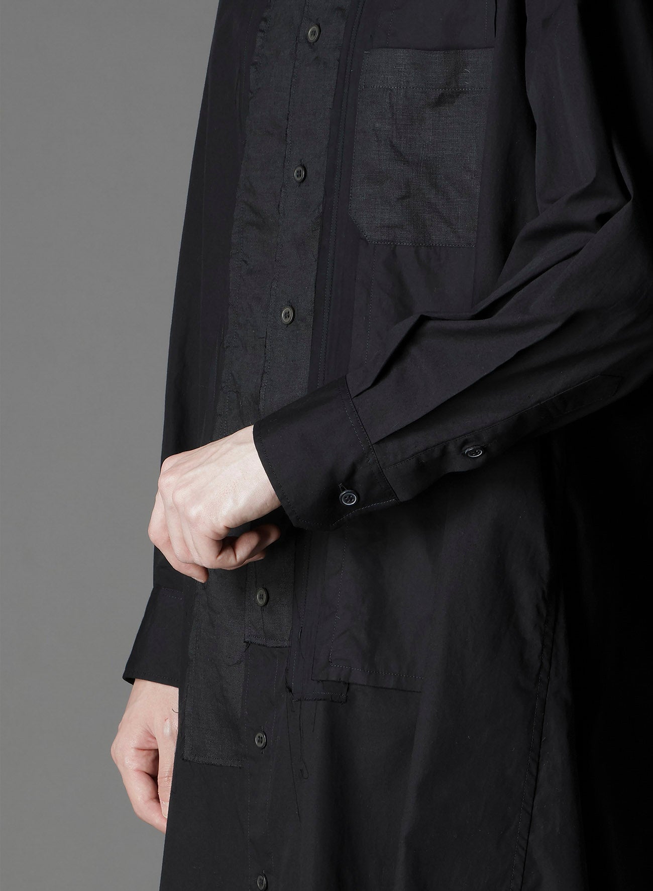 SWITCHING MATERIAL FRONT PANAL STANDARD BLACK SHIRT