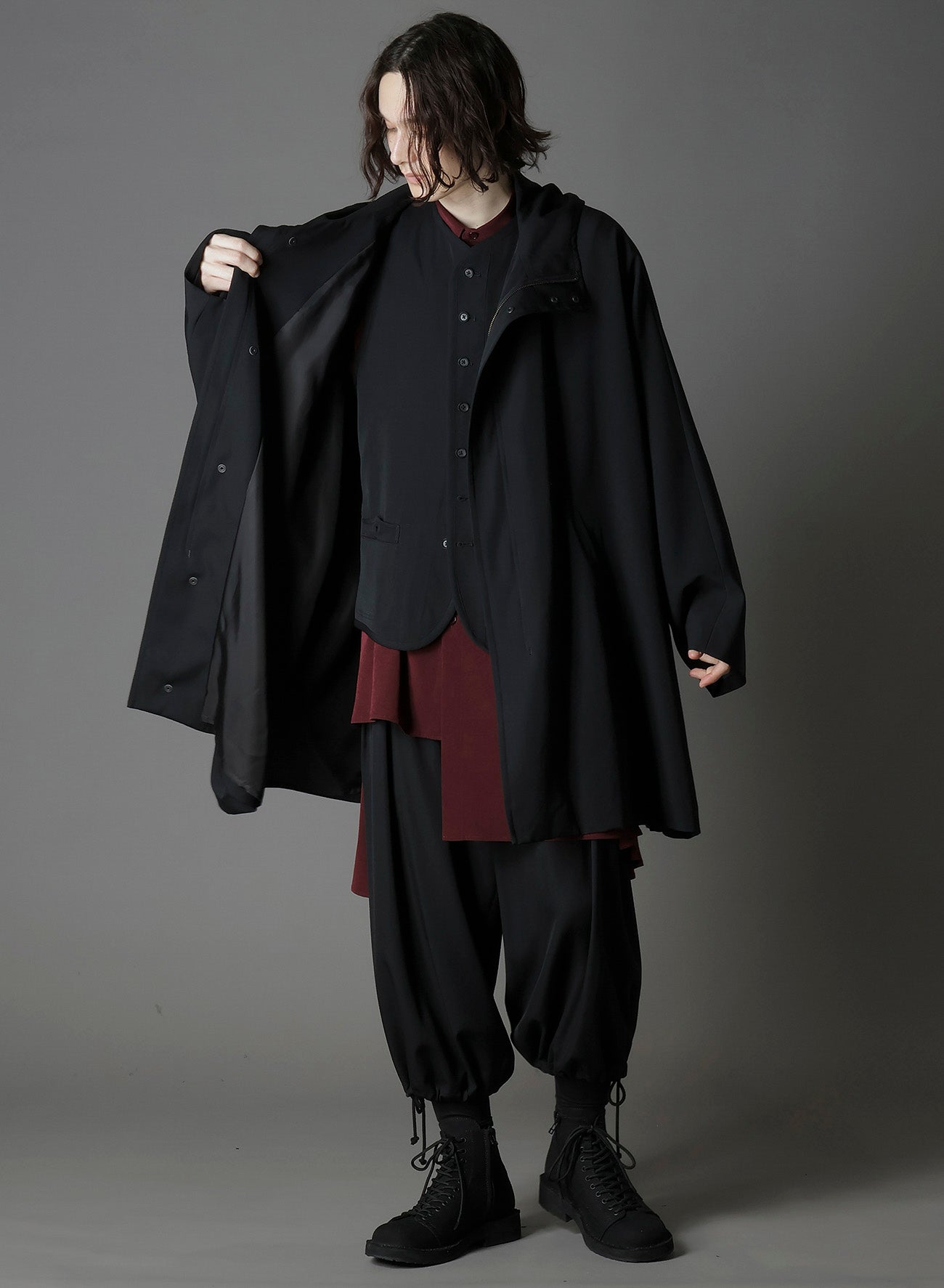 W/GABARDINE FRONT OPEN PONCHO COAT