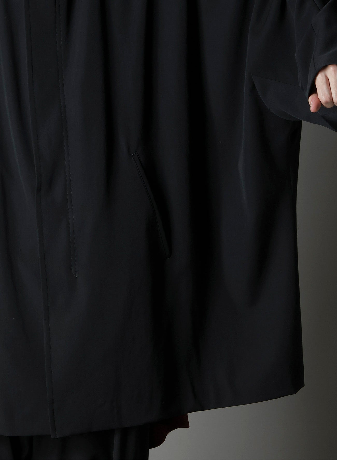 W/GABARDINE FRONT OPEN PONCHO COAT