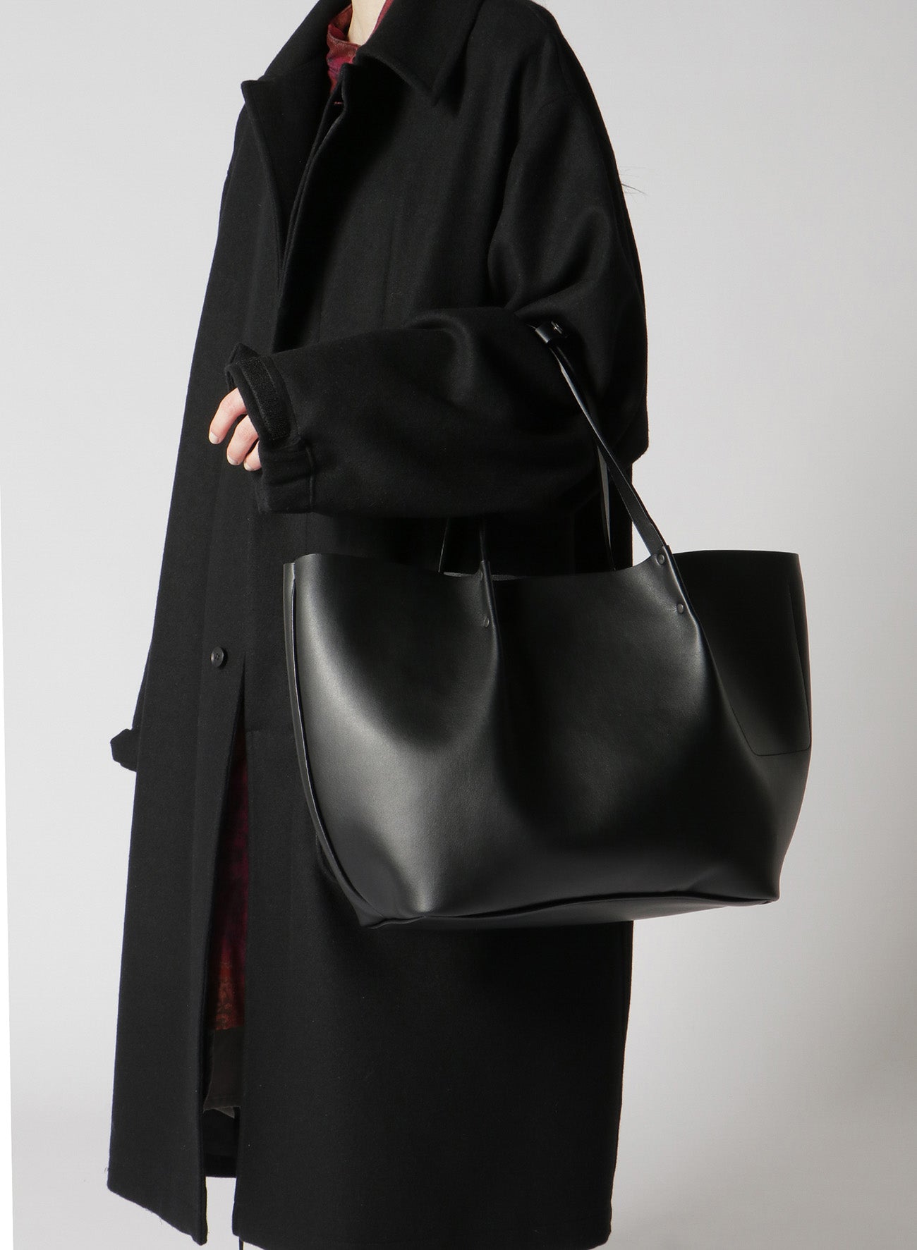 EYELET DETAIL FAUX LEATHER TOTE BAG