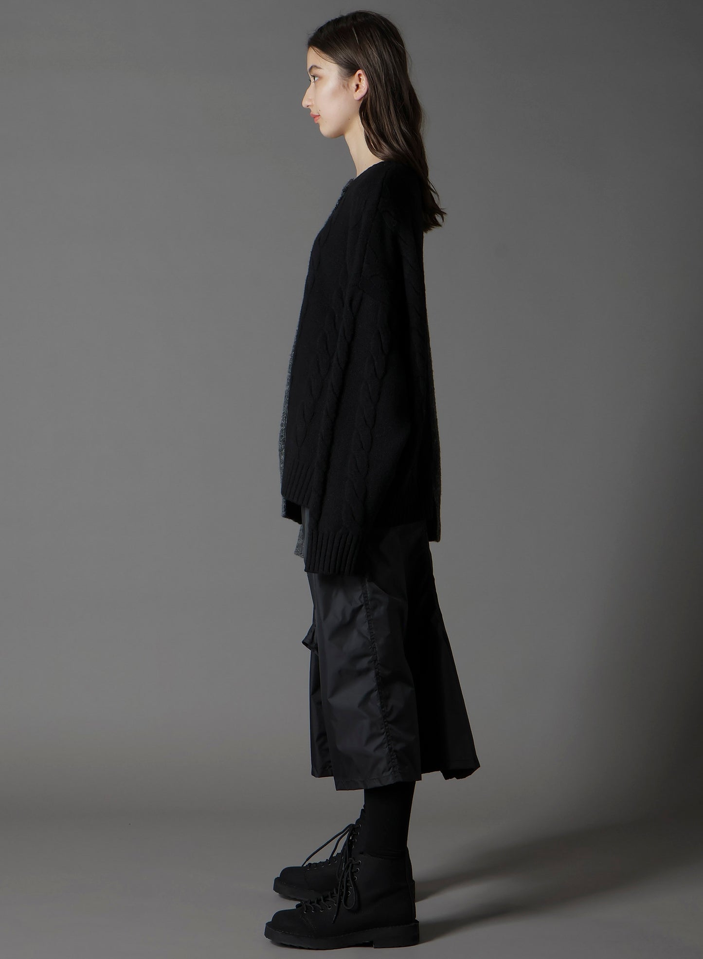 FINE MERINO WOOL CABLE SWITCH UNBALANCE PULLOVER