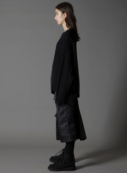 FINE MERINO WOOL CABLE SWITCH UNBALANCE PULLOVER