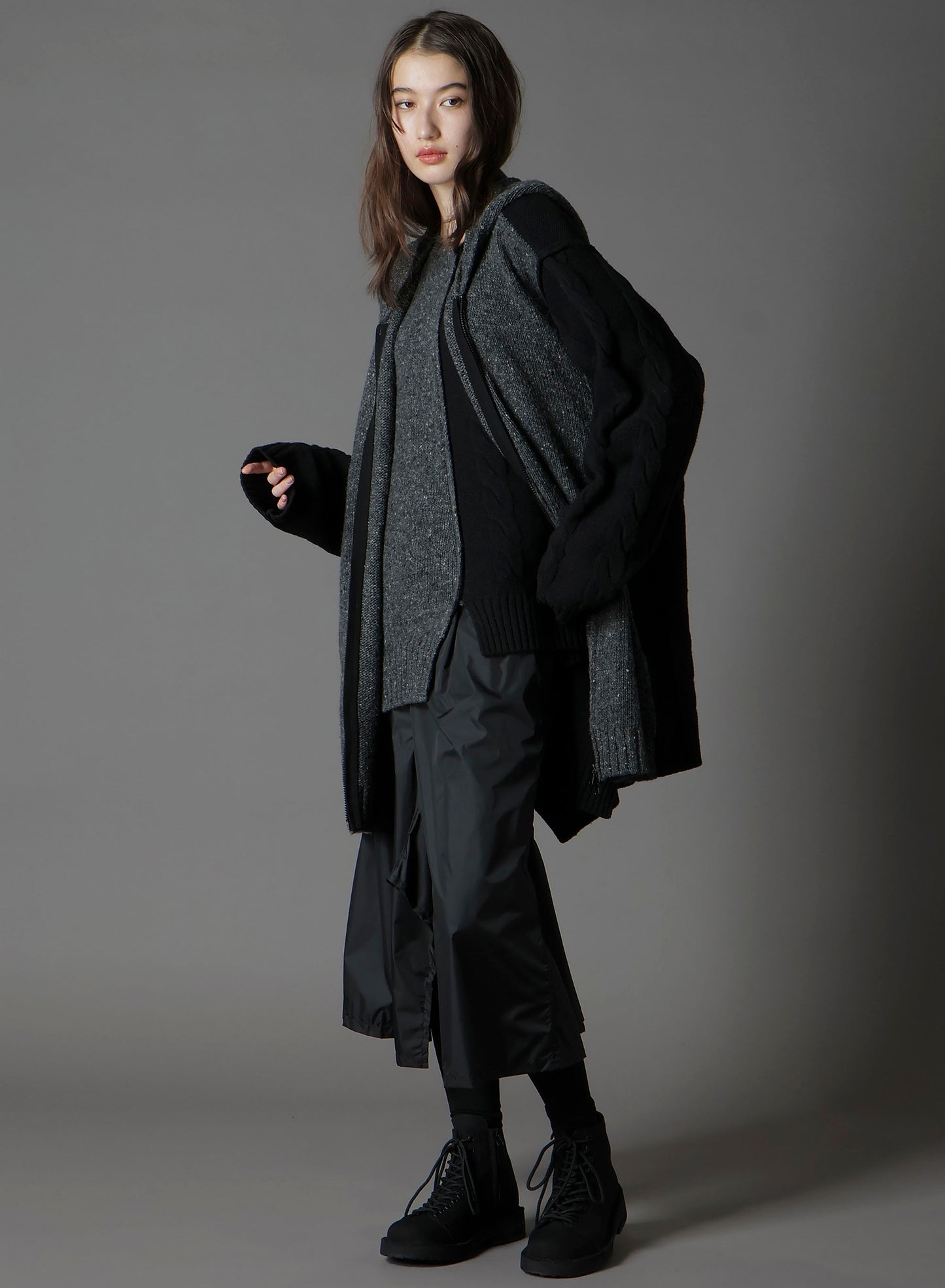 FINE MERINO WOOL CABLE SWITCH UNBALANCE PULLOVER