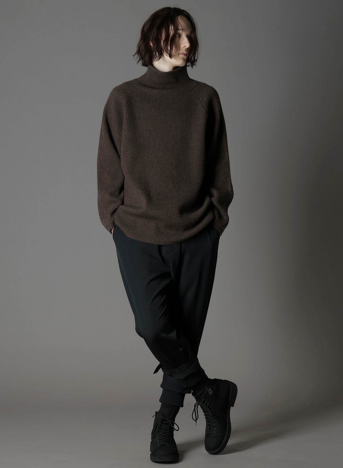 FINE MERINO WOOL RAGLAN TURTLE NECK
