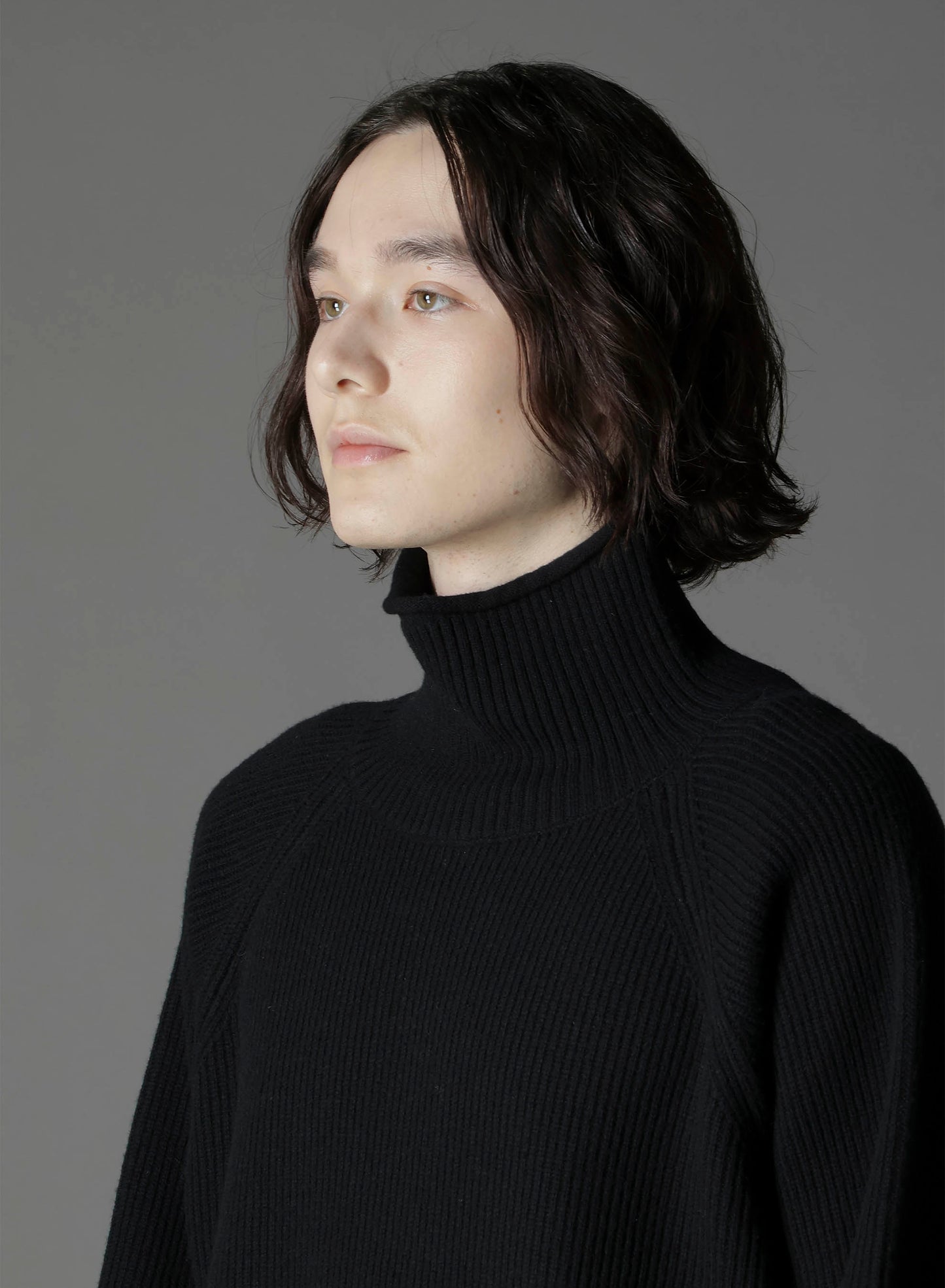 FINE MERINO WOOL RAGLAN TURTLE NECK