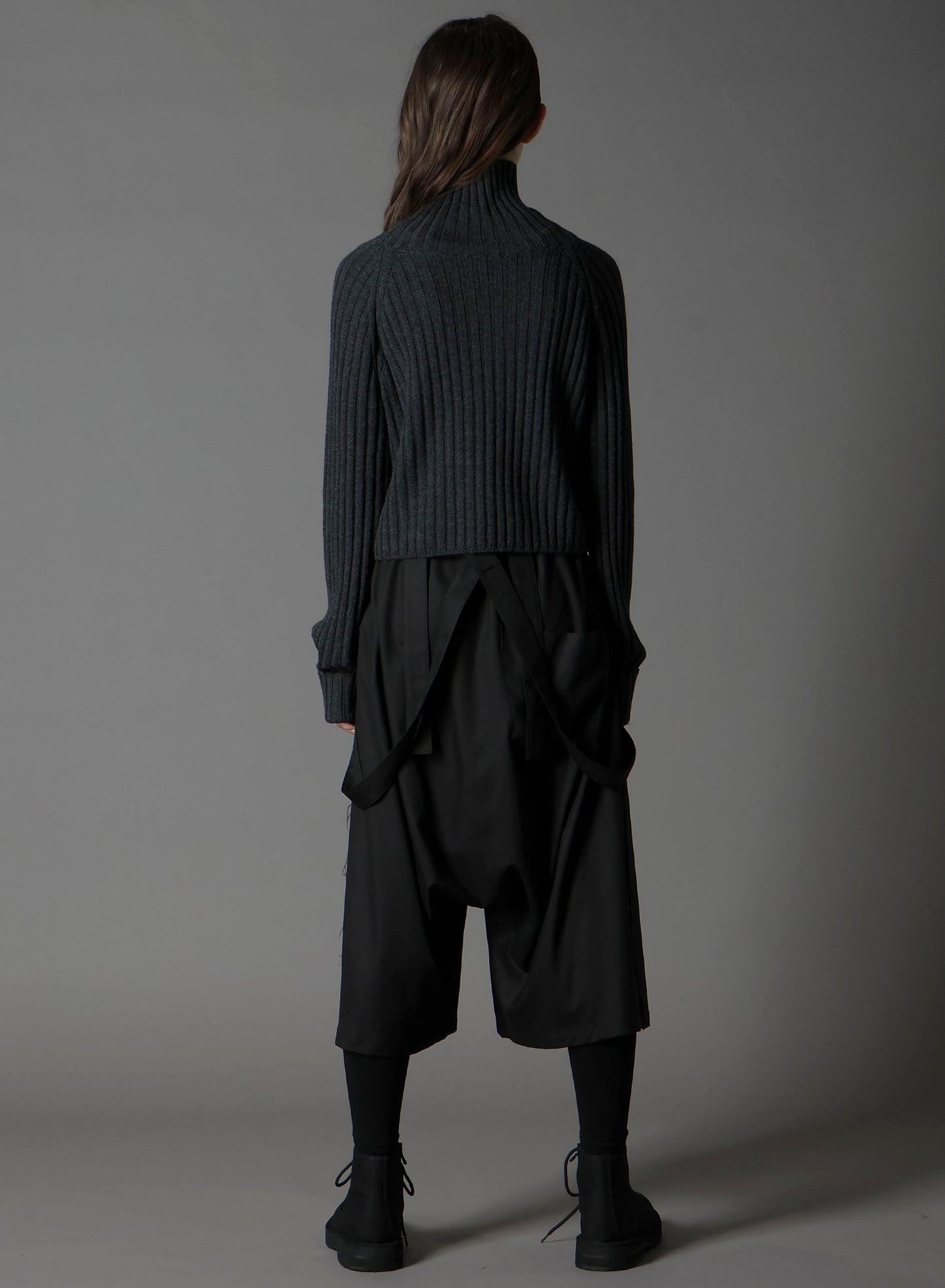 FINE MERINO WOOL RIBBED RAGLEN SHORT LENGTH TURTLE NECK