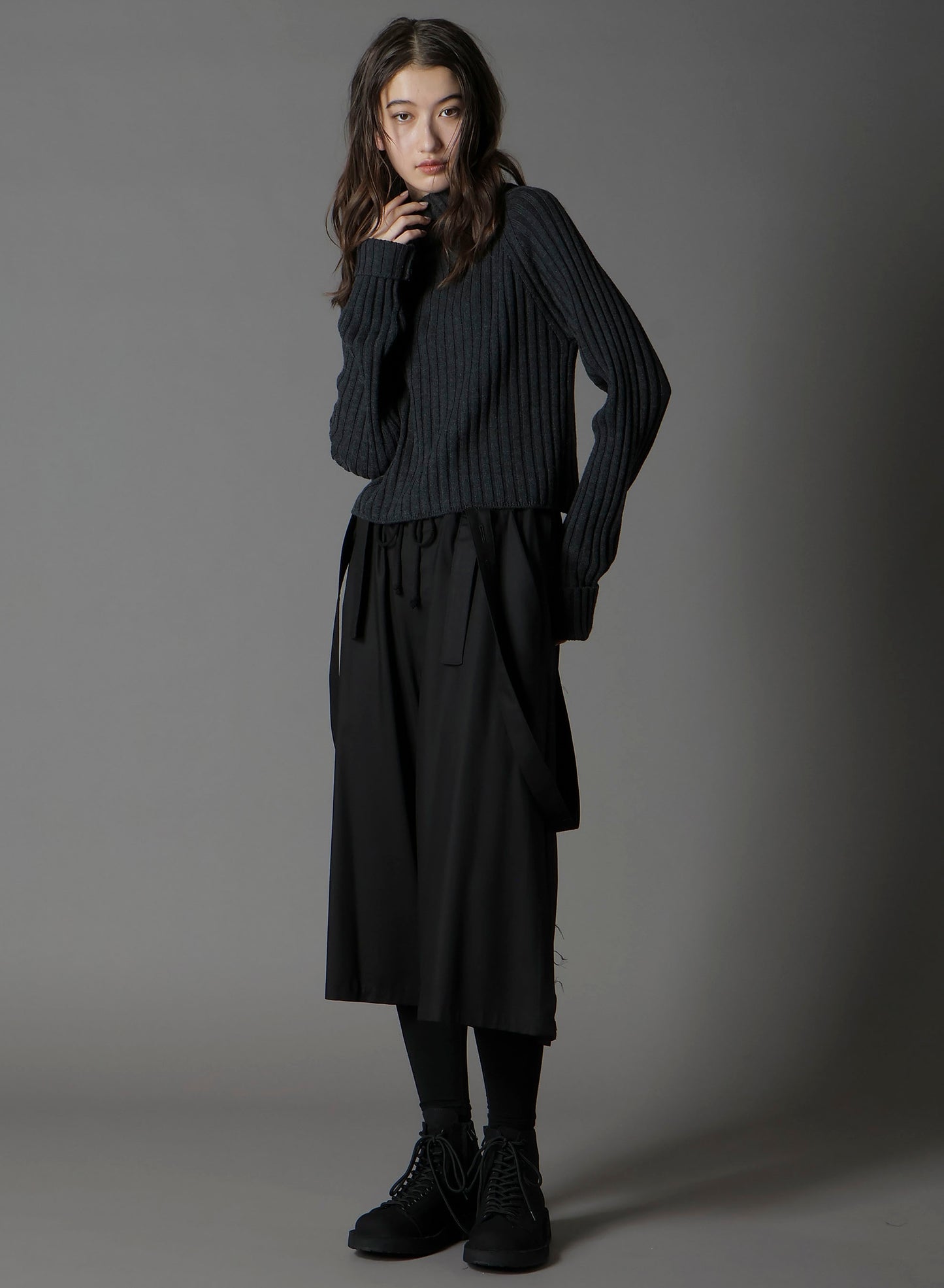 FINE MERINO WOOL RIBBED RAGLEN SHORT LENGTH TURTLE NECK