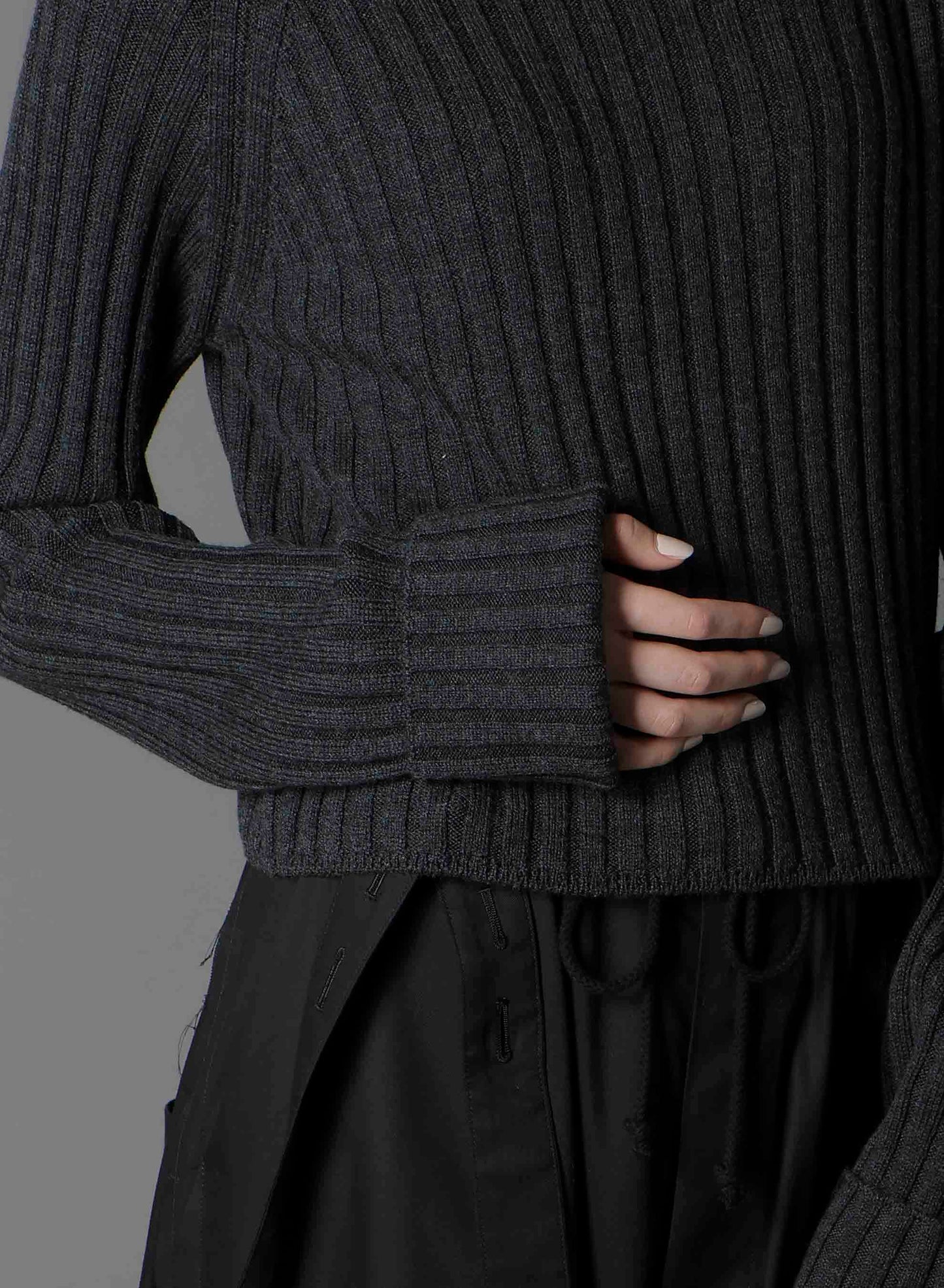 FINE MERINO WOOL RIBBED RAGLEN SHORT LENGTH TURTLE NECK