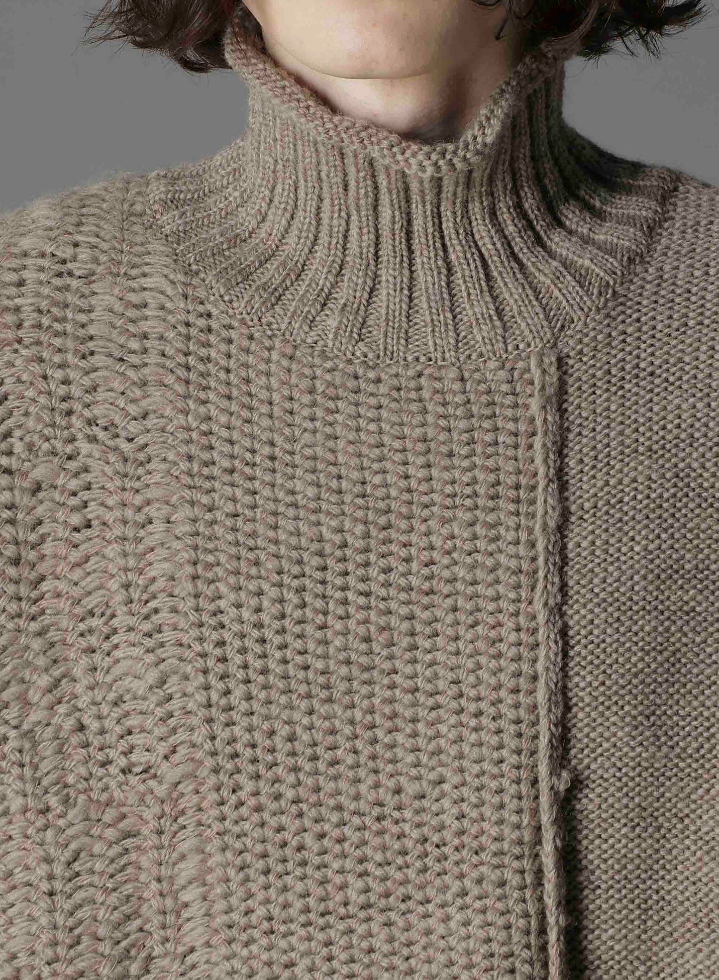 ROVING SLUB WOOL UNBALANCE TURTLENECK