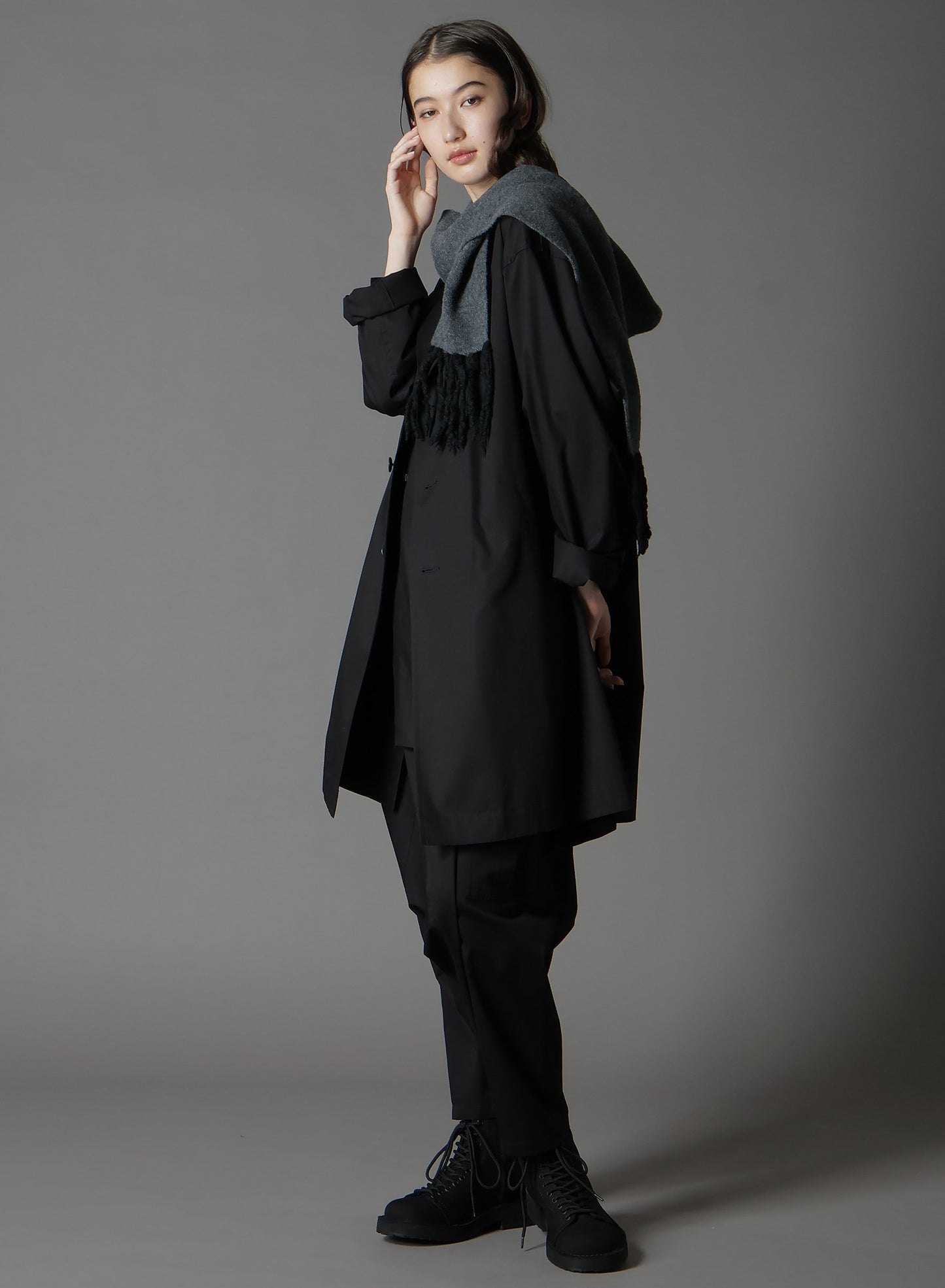 BoilMerinoWool FRINGE HOODED MUFFLER