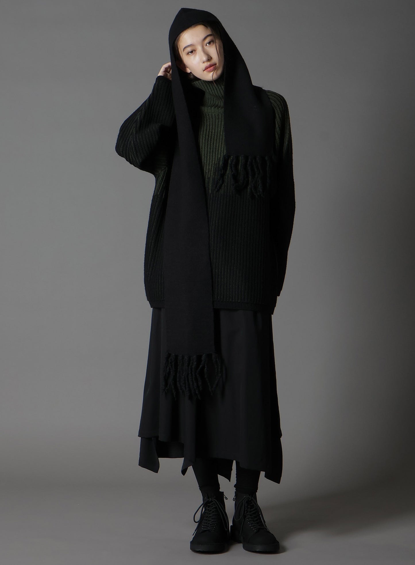 BoilMerinoWool FRINGE HOODED MUFFLER