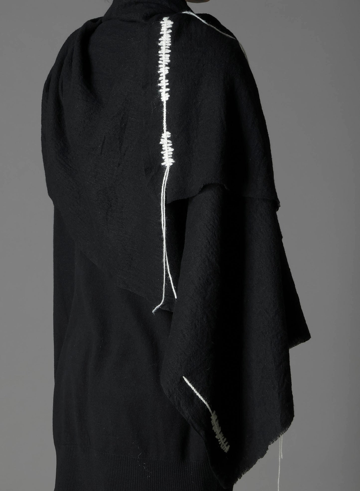 TETANY WOOL HAND STITCH SCARF
