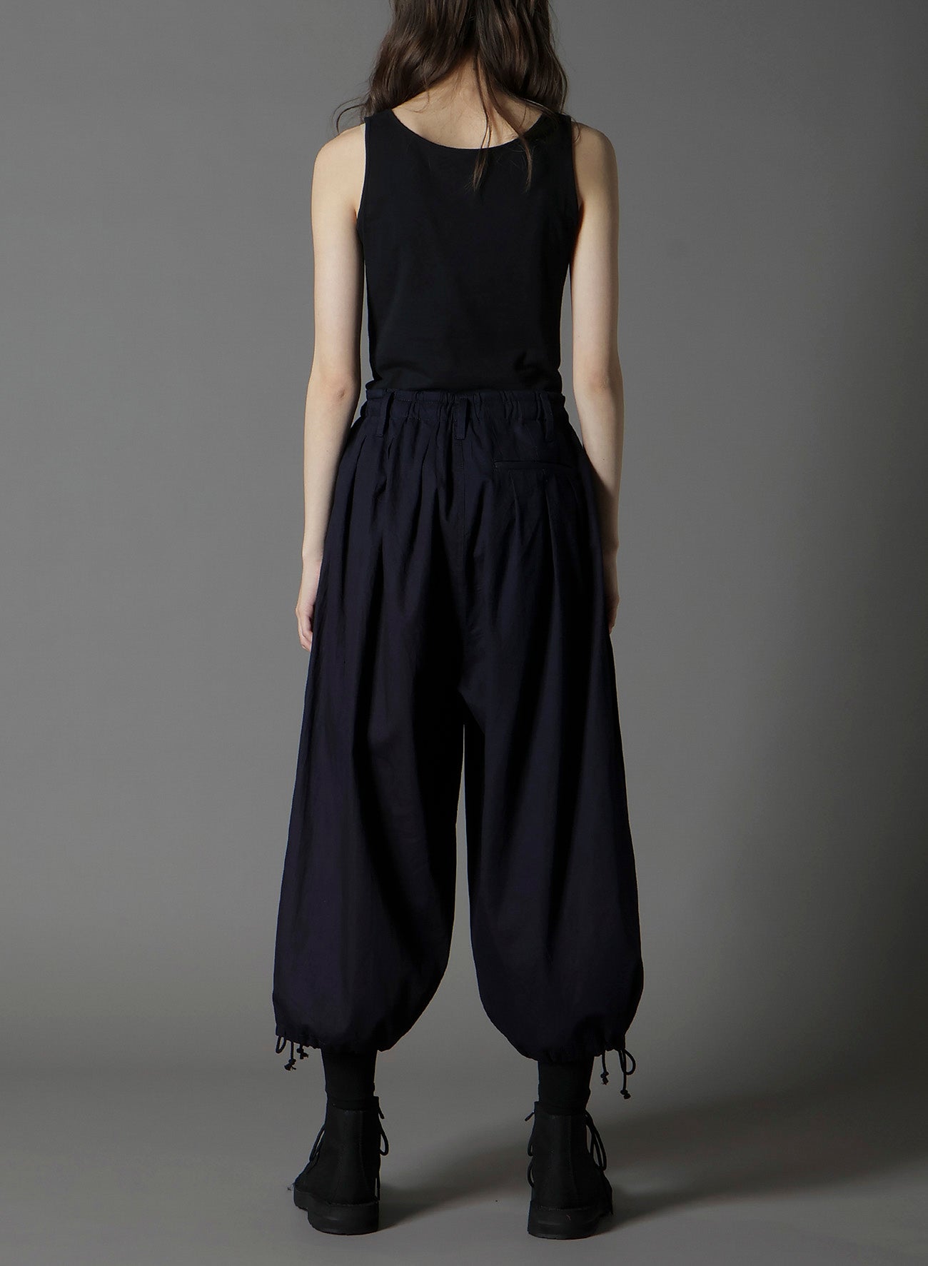 INDIGO DYED COTTON TWILL BALLOON PANTS