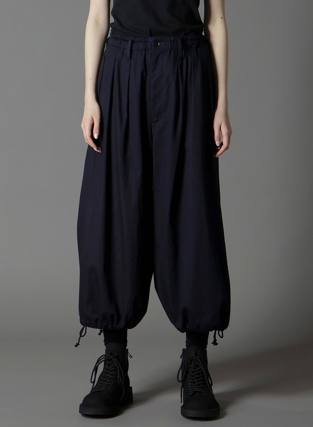 INDIGO DYED COTTON TWILL BALLOON PANTS