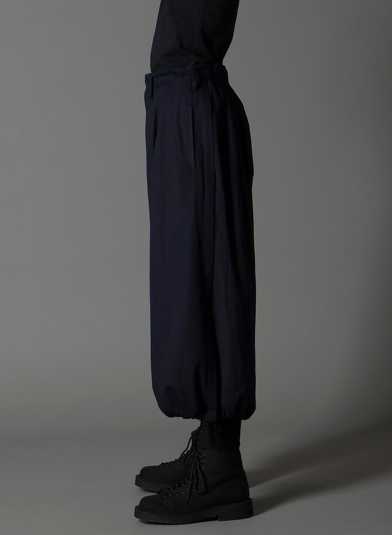 INDIGO DYED COTTON TWILL BALLOON PANTS