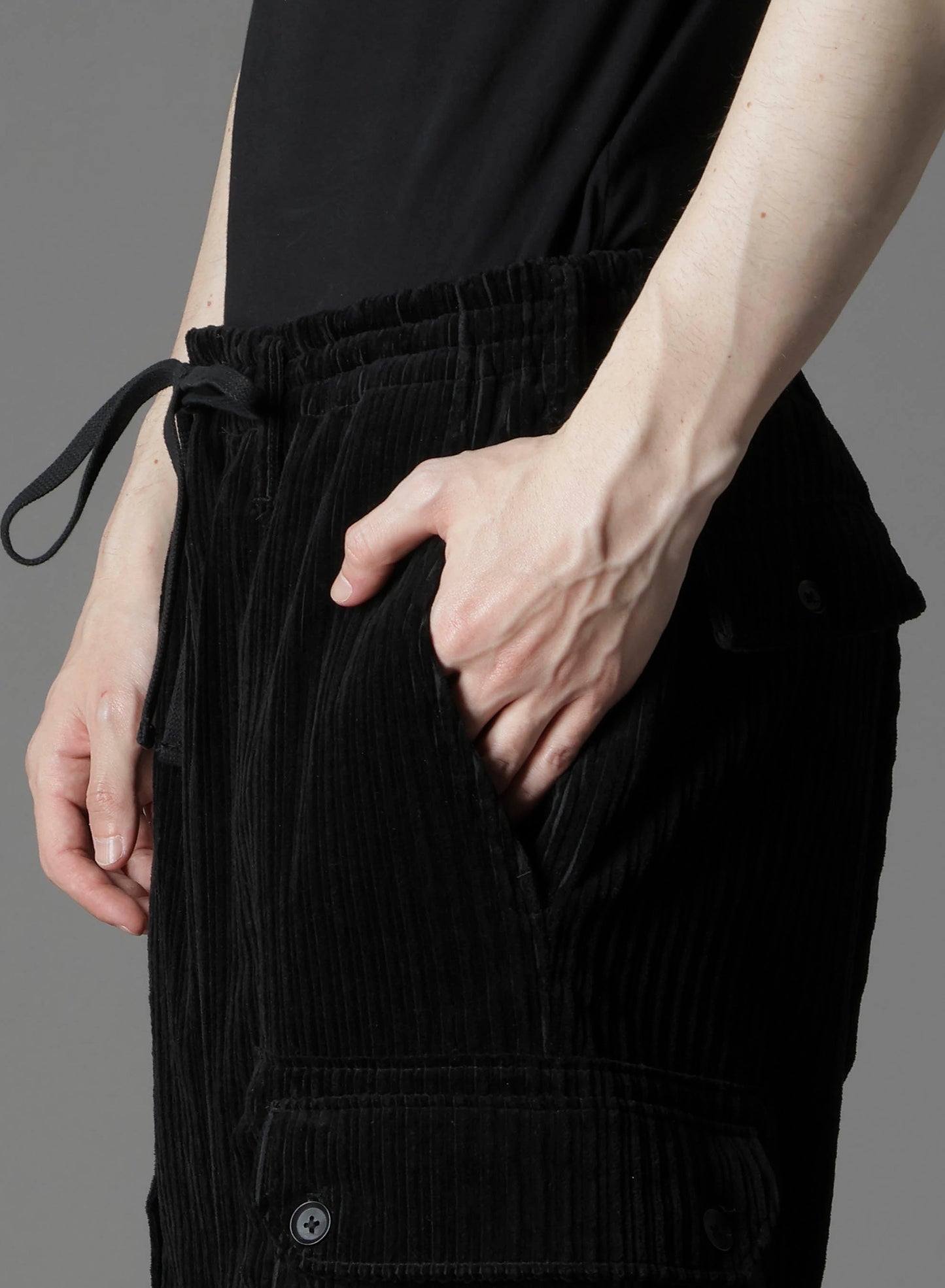 PAIR CORDUROY AIR TURNING RIBBED HEM CARGO