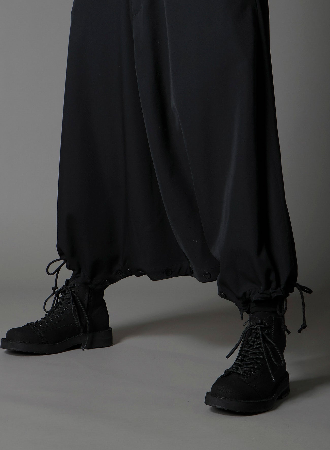 W/GABARDINE INSEAM BUTTON SAROUEL PANTS